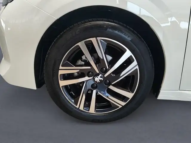 Peugeot 208 view 9