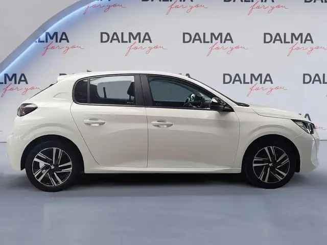 Peugeot 208 view 6