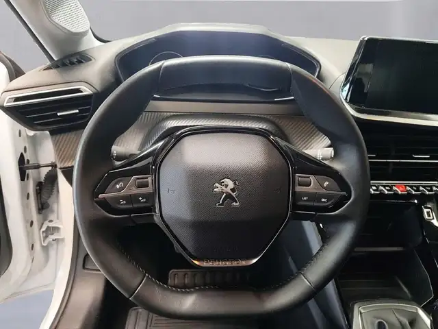 Peugeot 208 view 12