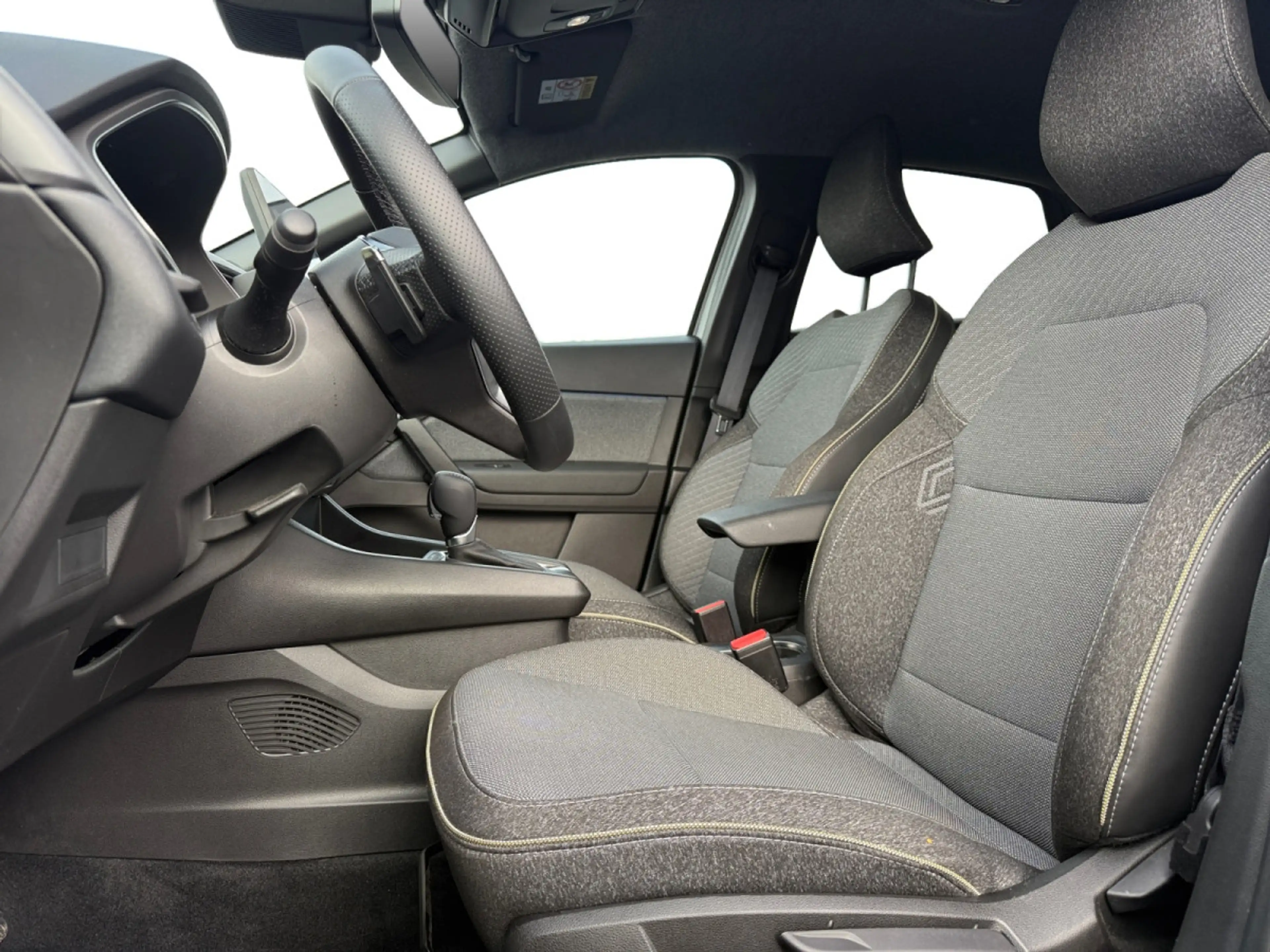 Renault Captur 1.33 TCe MHEV Techno160 EDC — photo 7
