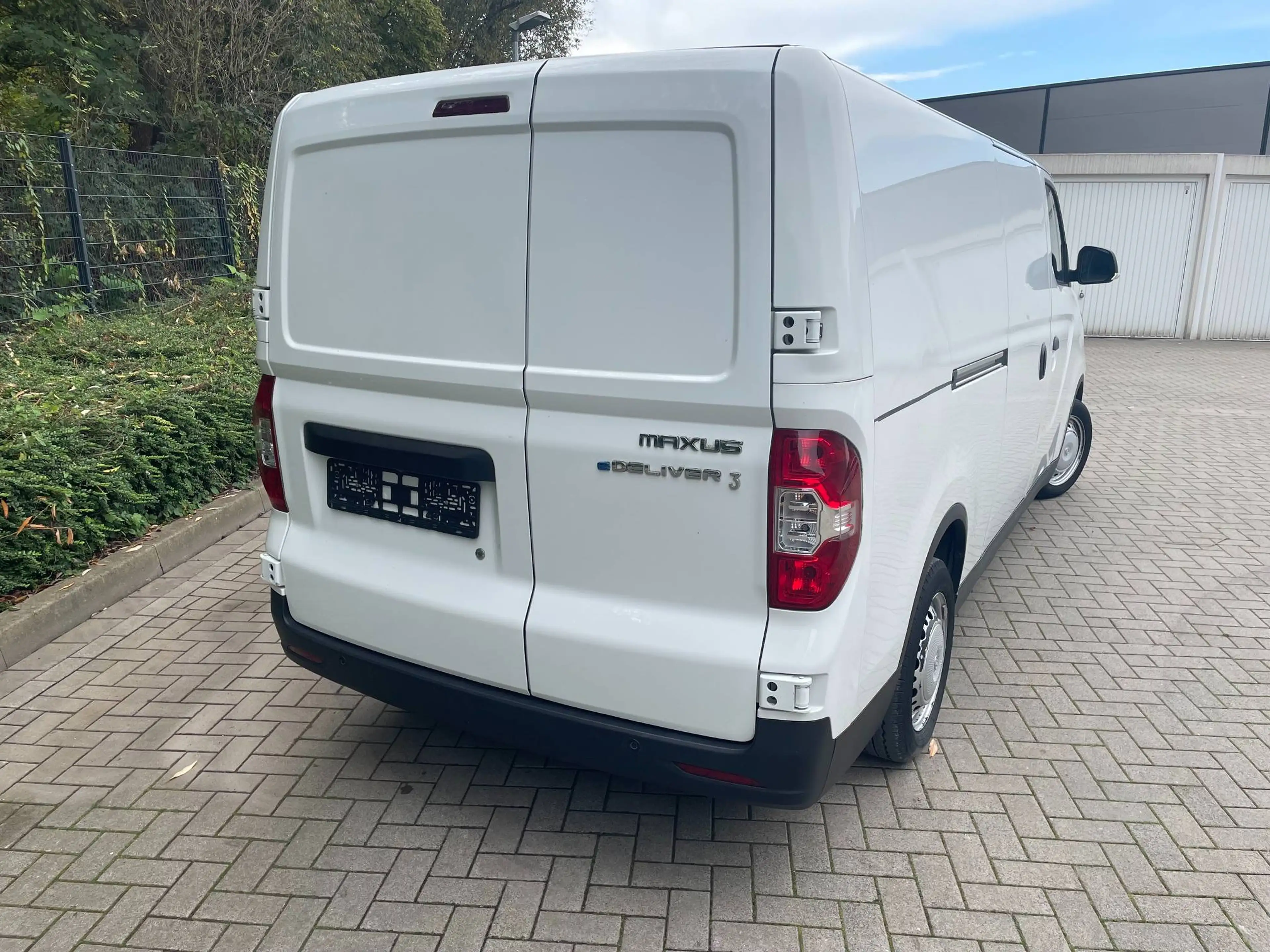 Maxus eDeliver 3 Elektro Transporter — photo 6