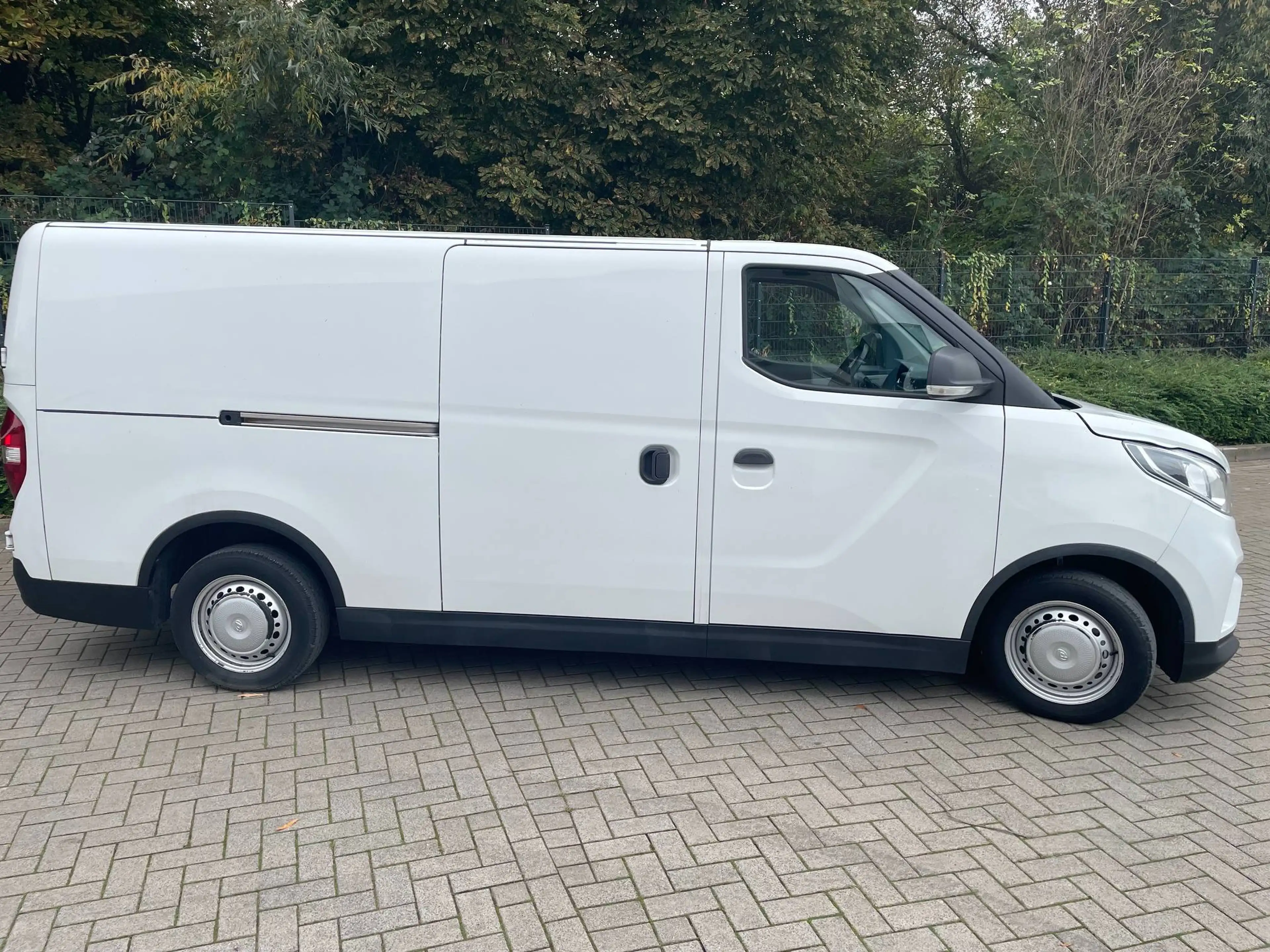 Maxus eDeliver 3 Elektro Transporter — photo 4
