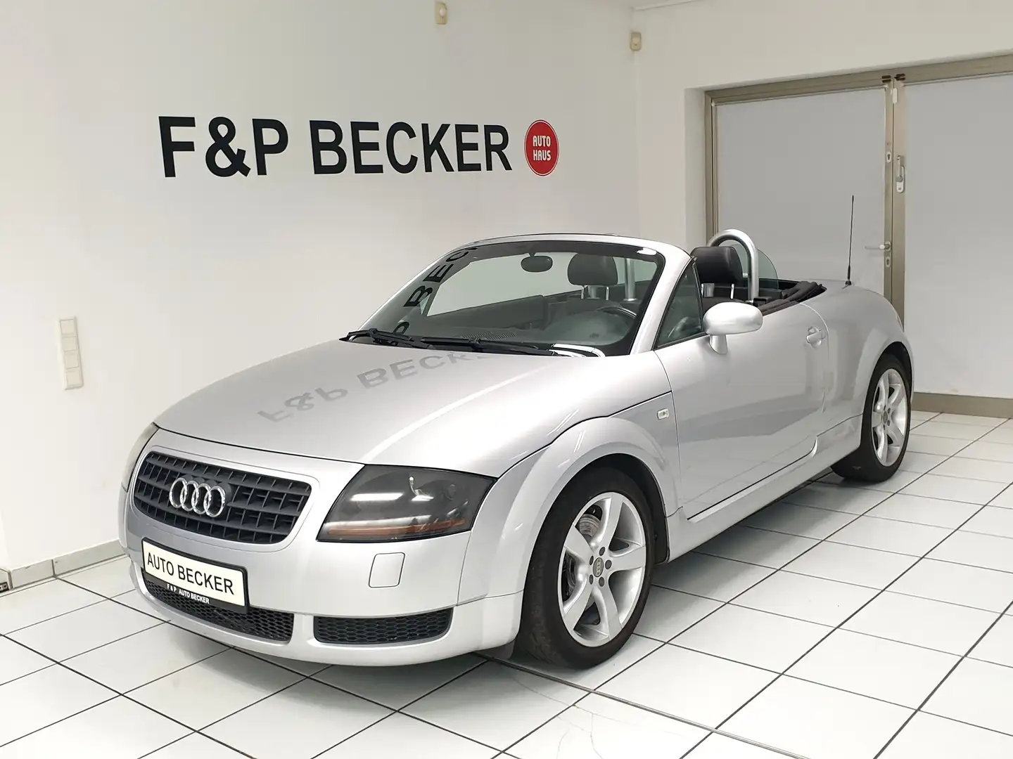Audi TT TT Cabrio 1.8 T Automatik 2.Hand Navi Xenon Leder Silber - 2
