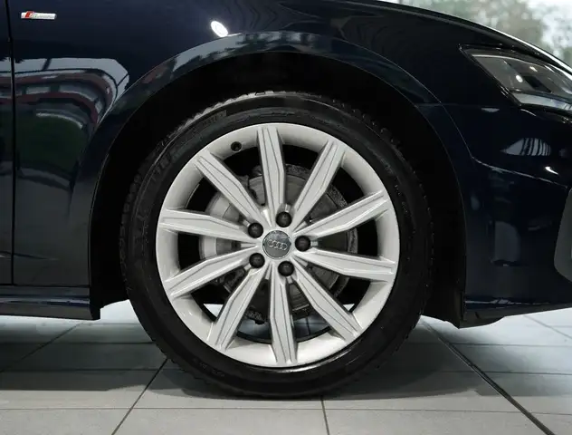 Audi A6 view 12