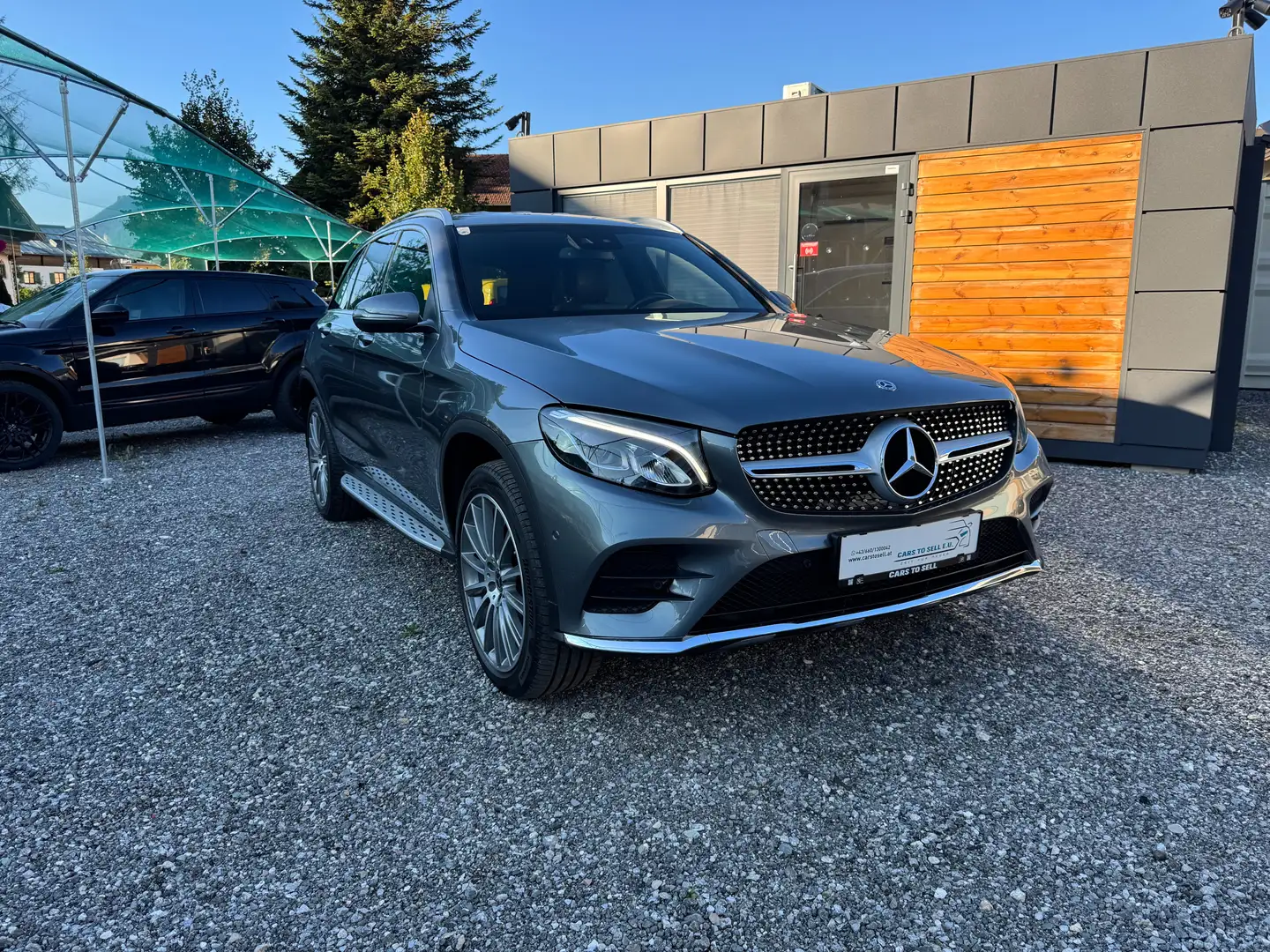 Mercedes-Benz GLC 250 d 4MATIC Aut. AMG-Line LED/AHK/SH Grau - 1