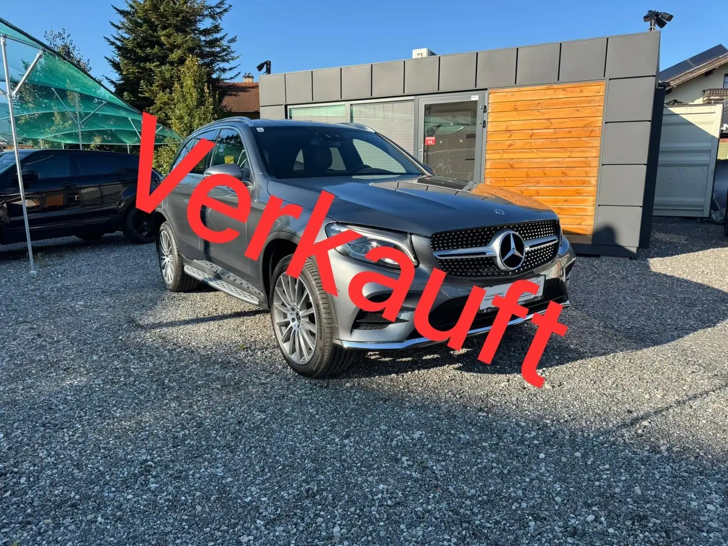 Mercedes-Benz GLC 250 d 4MATIC Aut. AMG-Line LED/AHK/SH Grau - 1