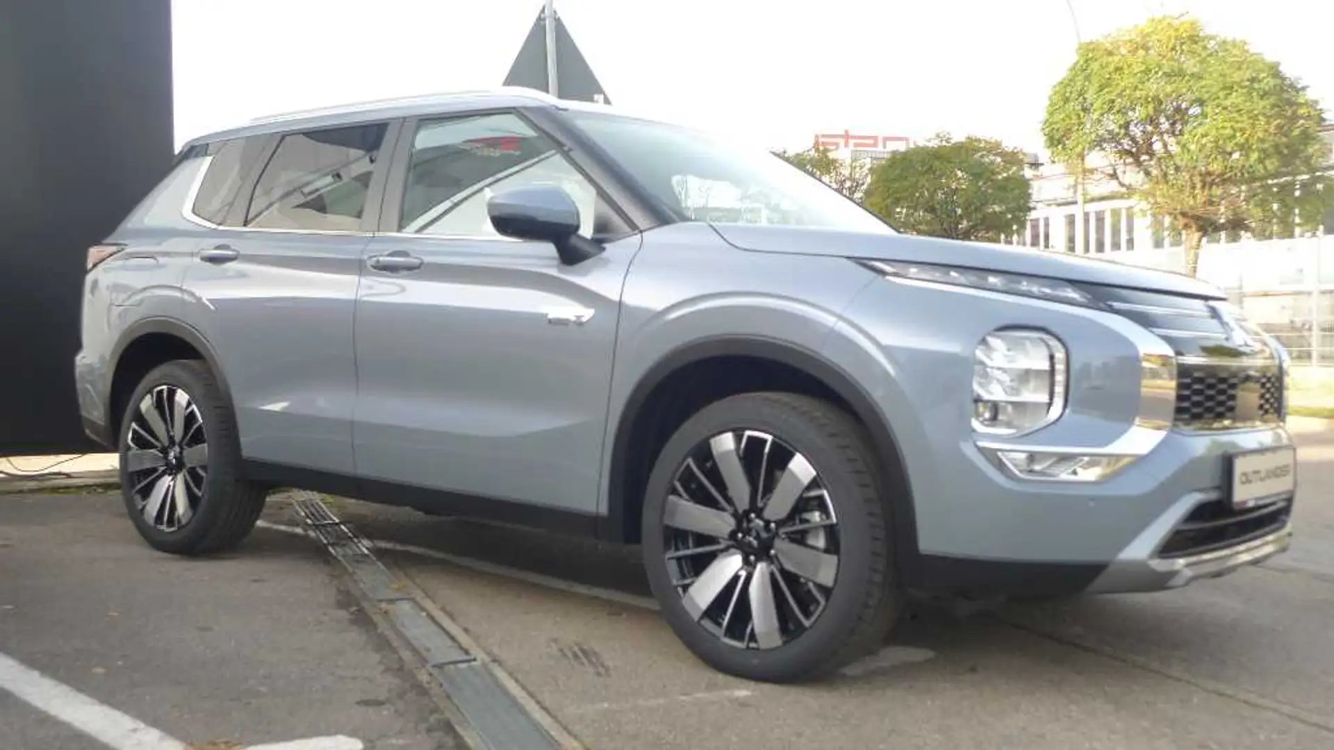 Mitsubishi Outlander 2.4L PHEV Intro Edition AKTION! Grijs - 2