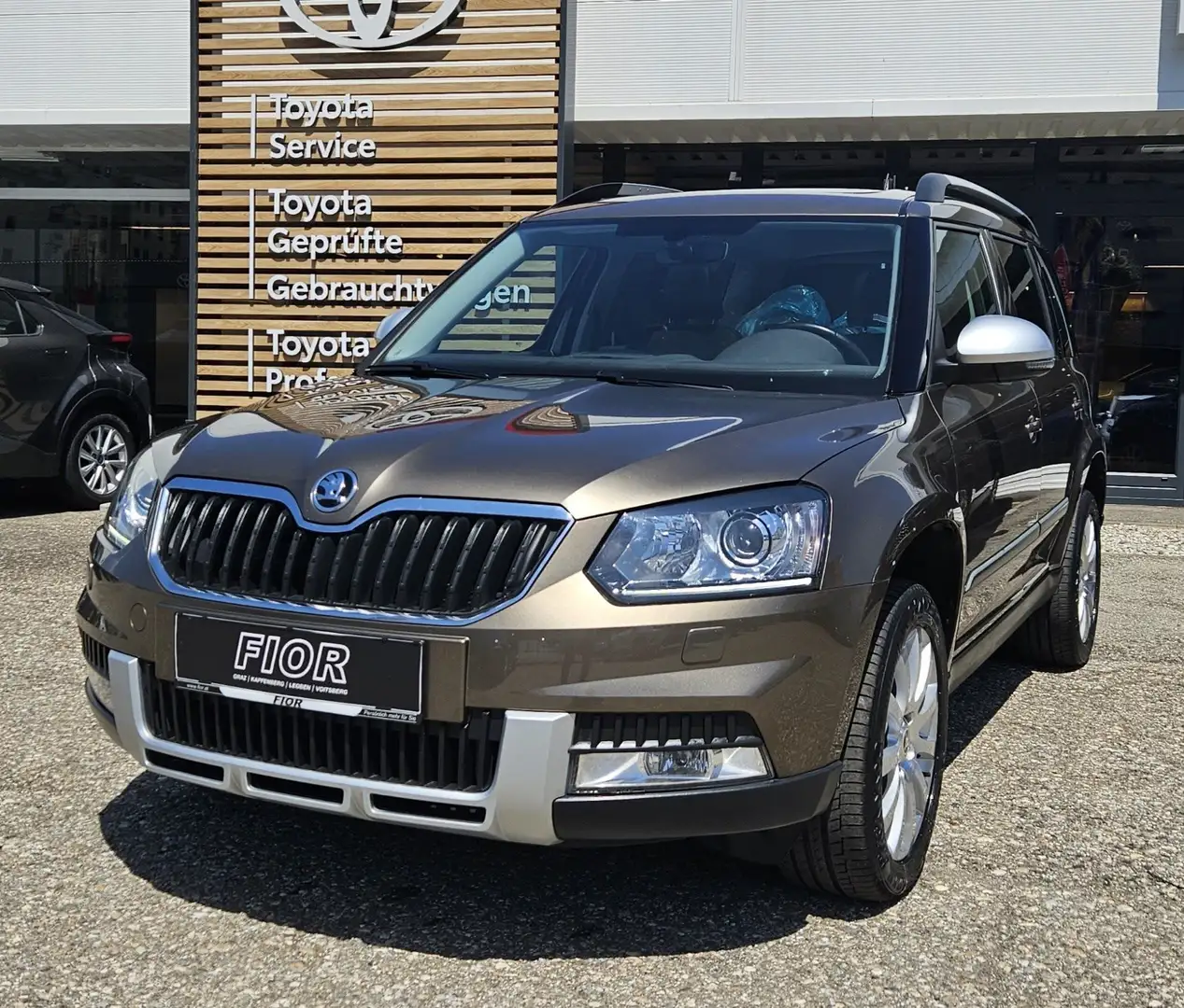 Skoda Yeti Style Outdoor 4x4 Braun - 1