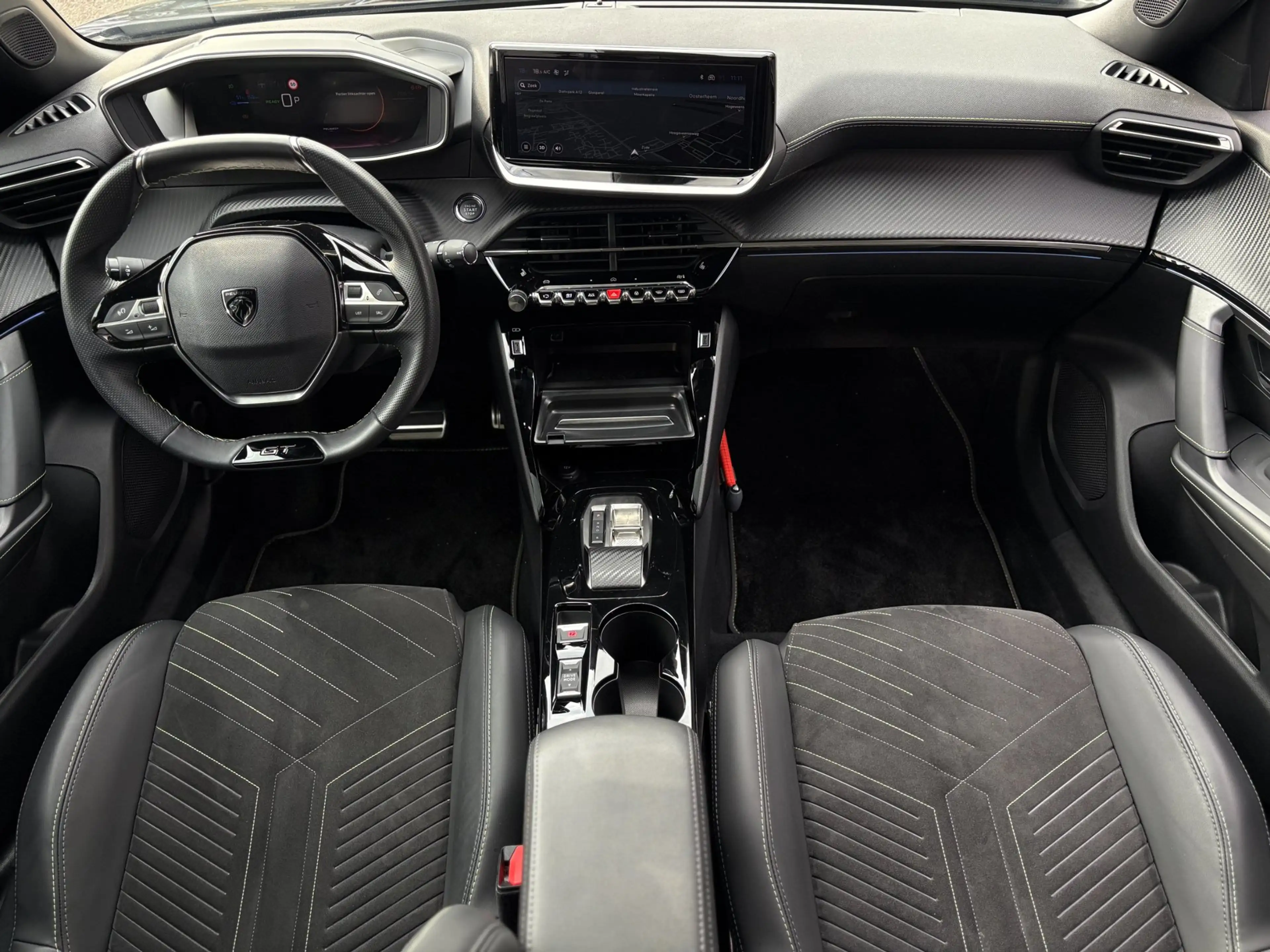 Peugeot e-2008 EV GT 54 kWh. SOH 96,1% PANO-DAK NL-AUTO NAP! — photo 11