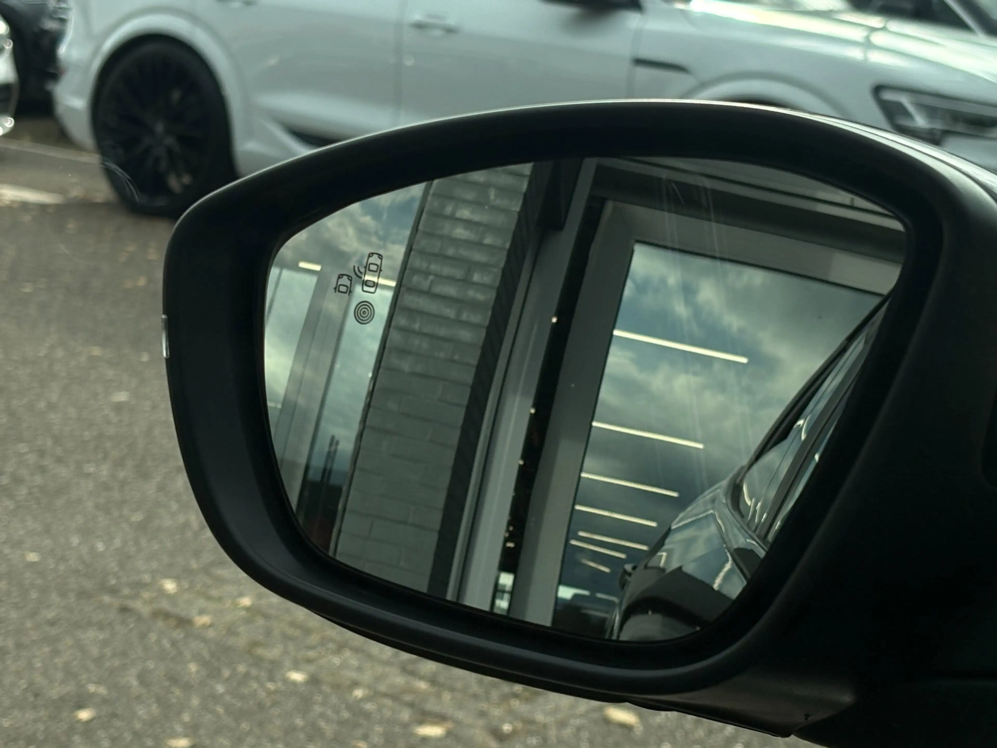 Peugeot e-2008 EV GT 54 kWh. SOH 96,1% PANO-DAK NL-AUTO NAP! — photo 13