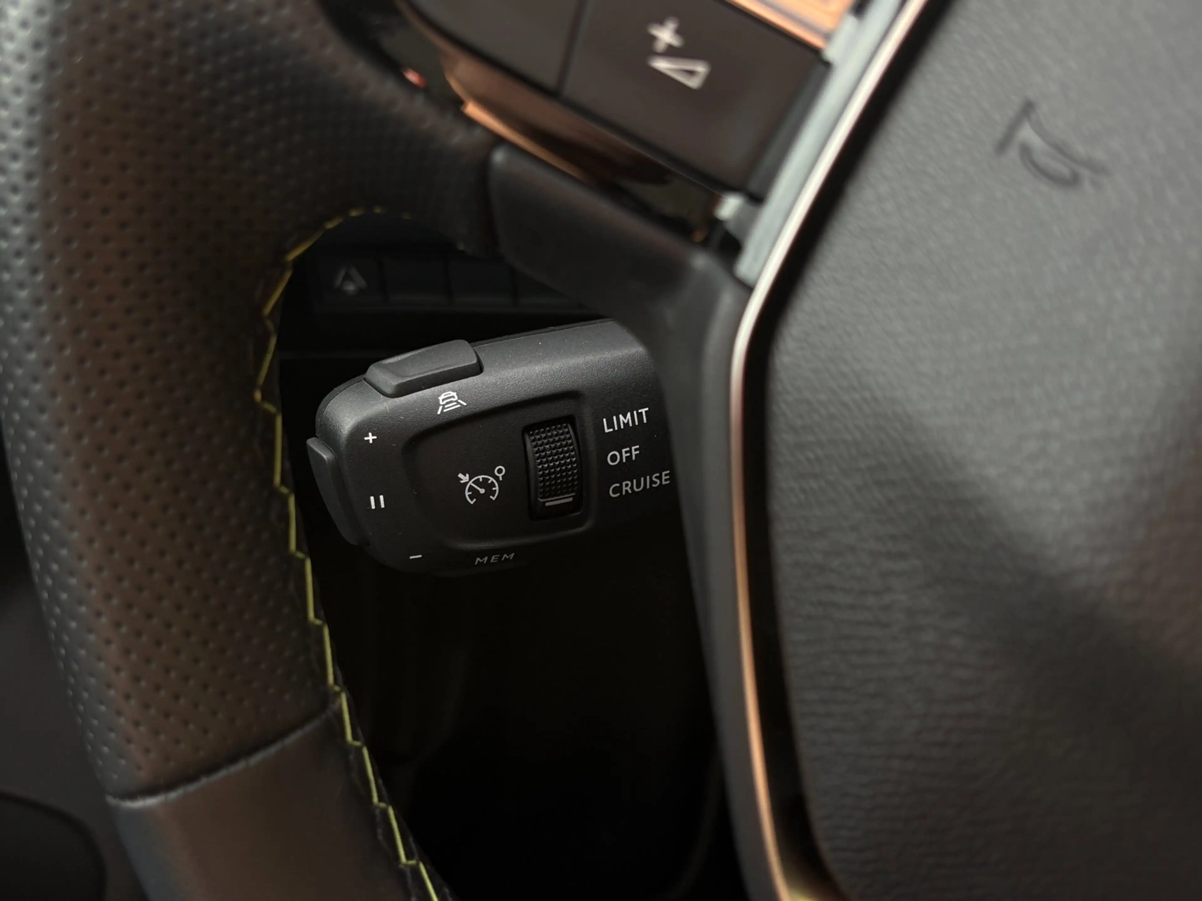 Peugeot e-2008 EV GT 54 kWh. SOH 96,1% PANO-DAK NL-AUTO NAP! — photo 19