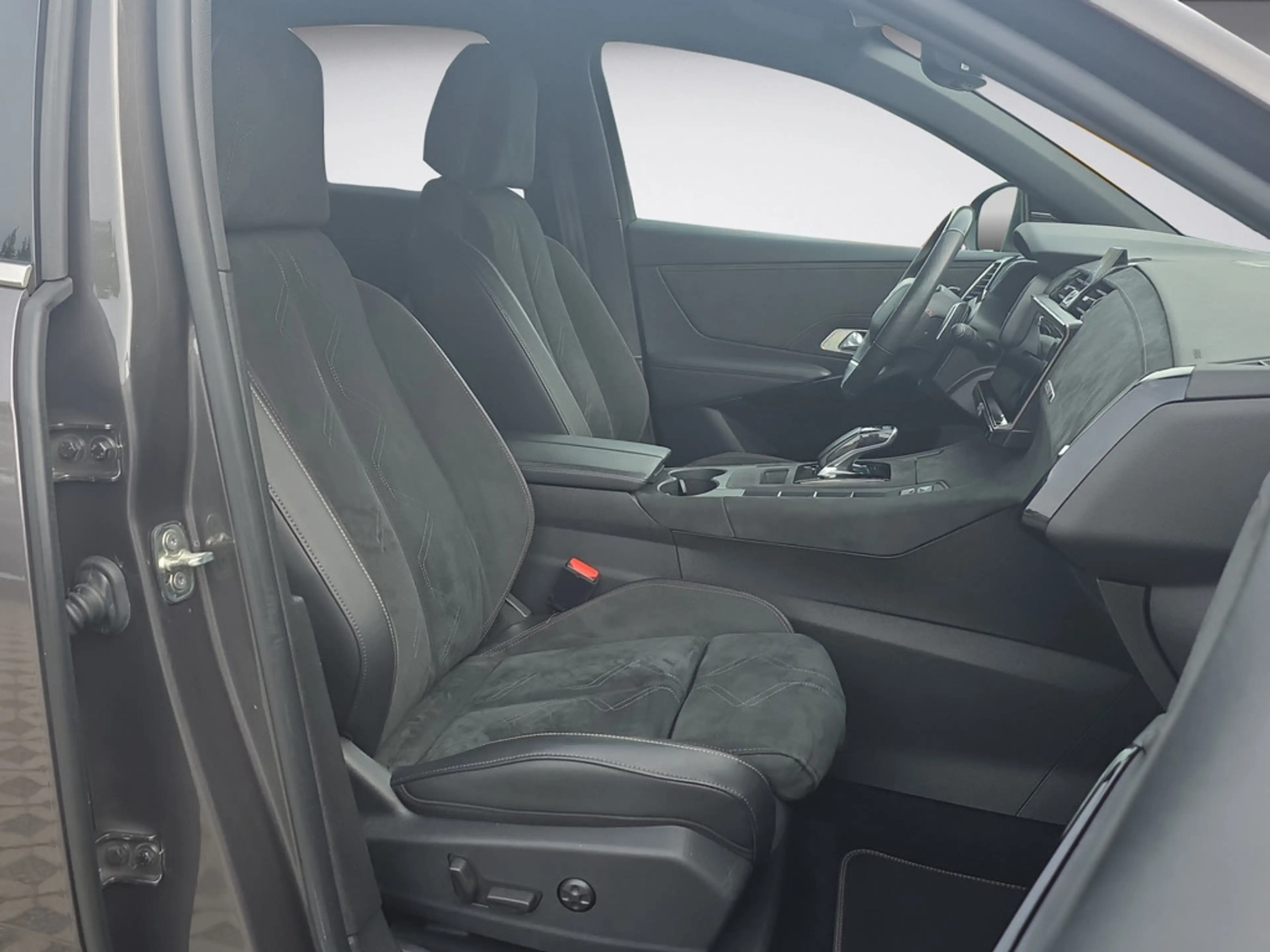 DS Automobiles DS 7 1.6 E-Tense 225 EAT8 Performance Line + — photo 14