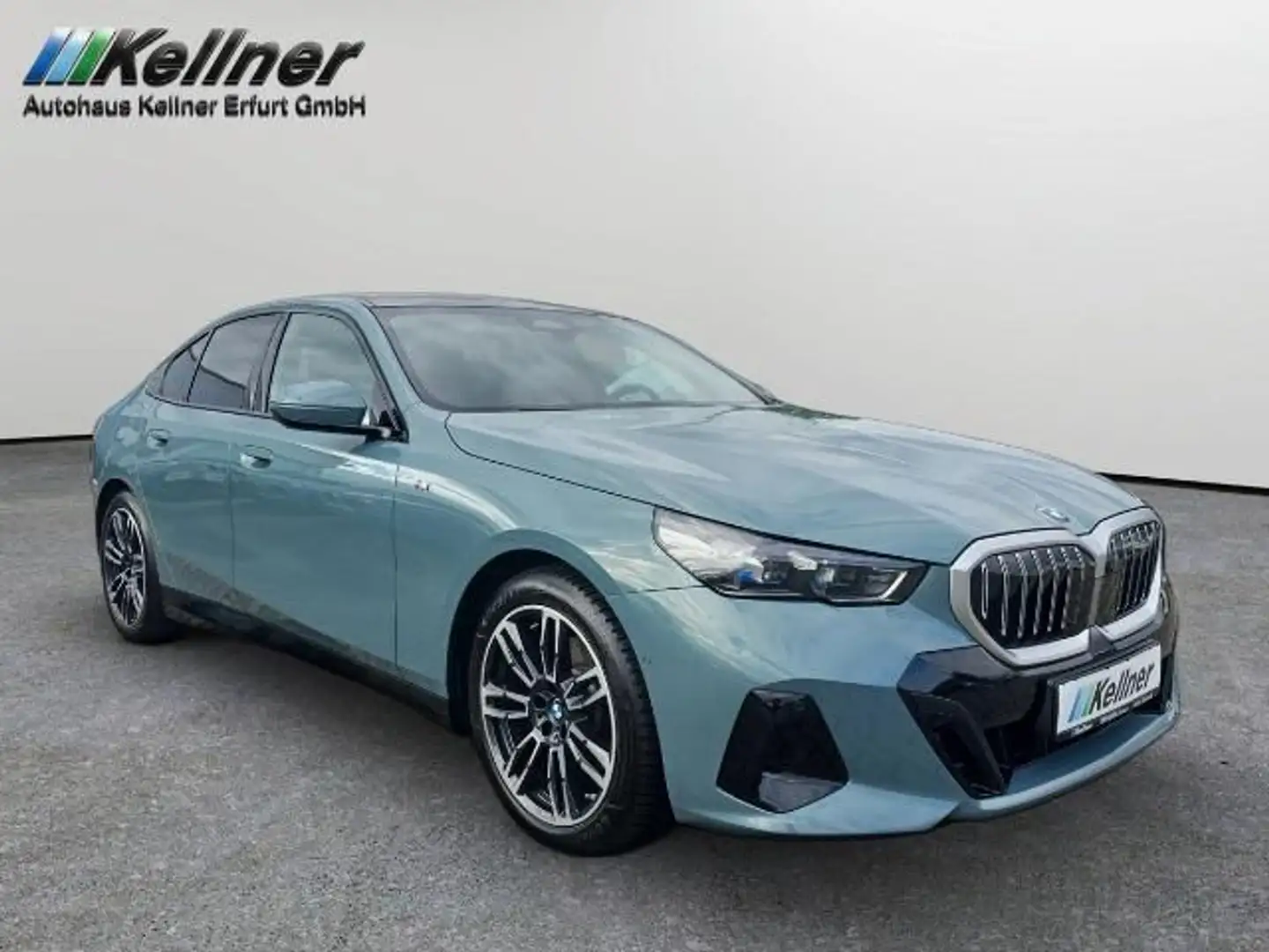 BMW 520 i M-Sport+AHK+Head-Up+Pano+ACC+H/K-Sound+360 Grün - 2