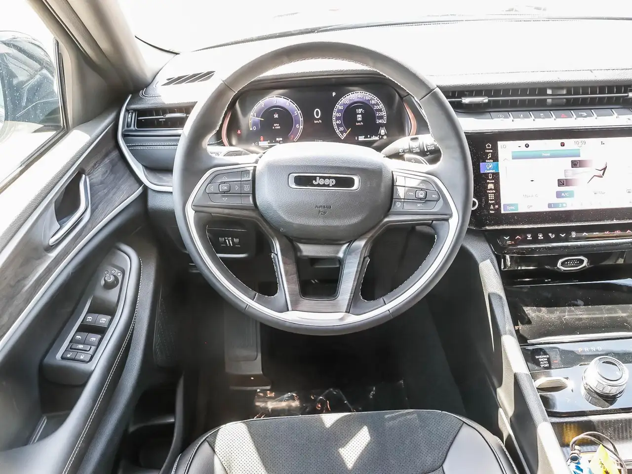 Jeep Grand Cherokee снимка Jeep Grand Cherokee