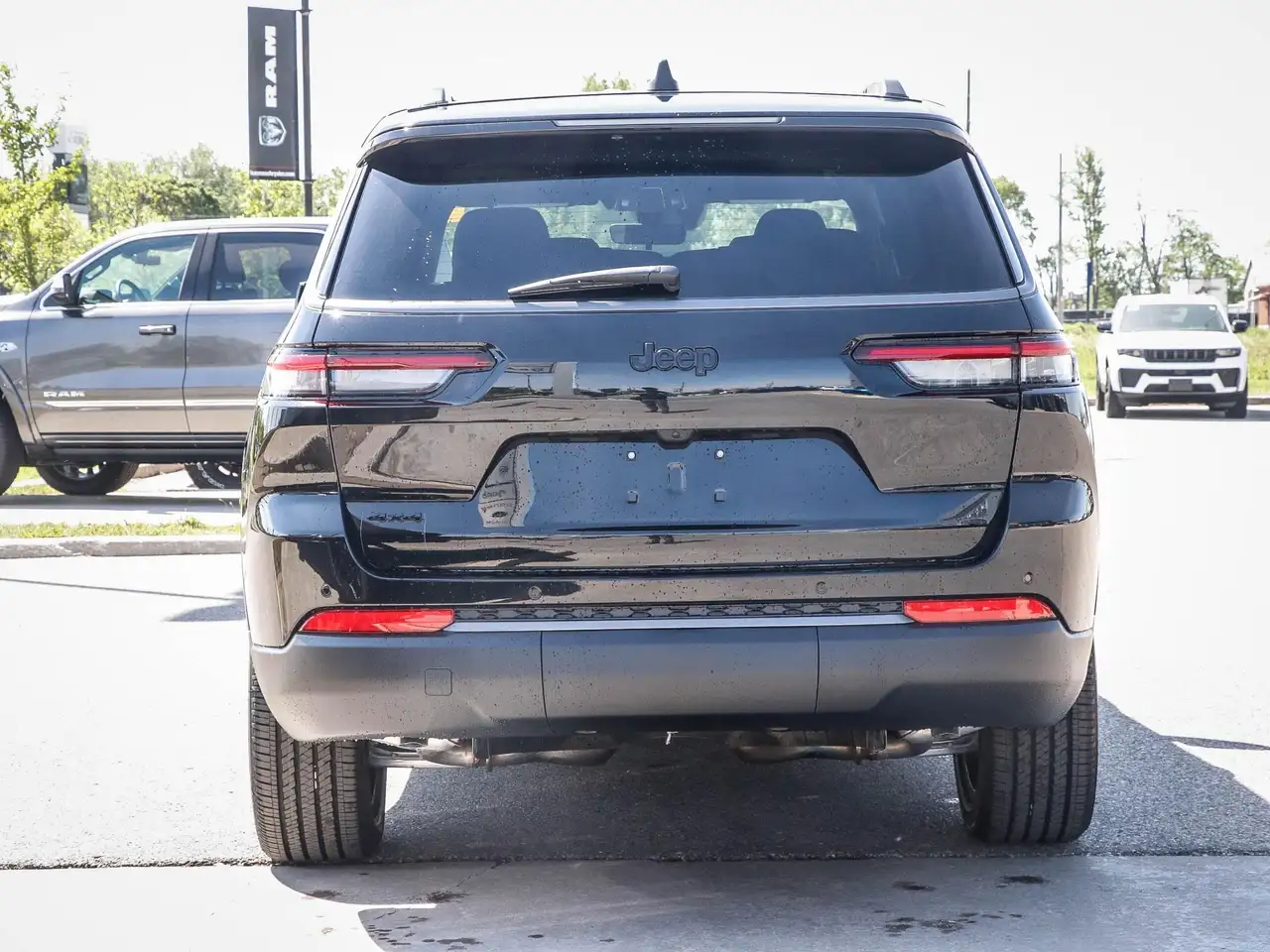 Jeep Grand Cherokee снимка Jeep Grand Cherokee