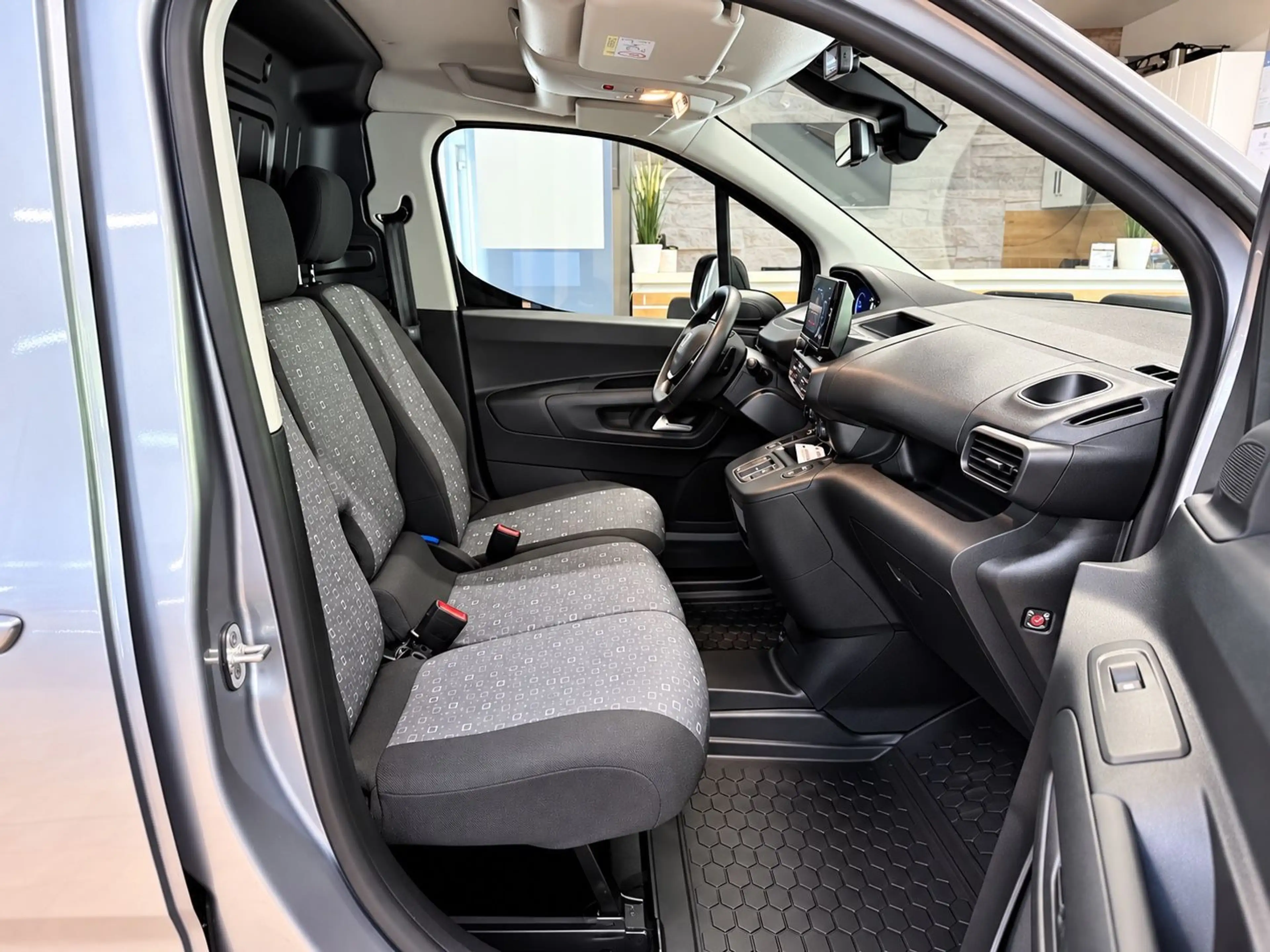 Peugeot Partner L2H1/XL Kastenwagen/1.Hd/Navi/ACC/Kamera — photo 10