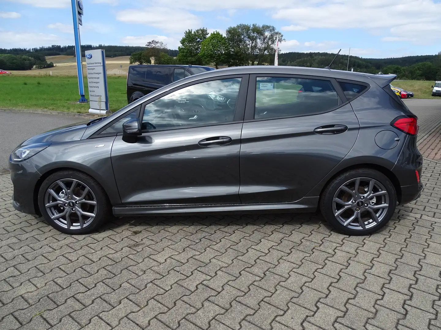 Ford Fiesta ST-Line Grau - 2