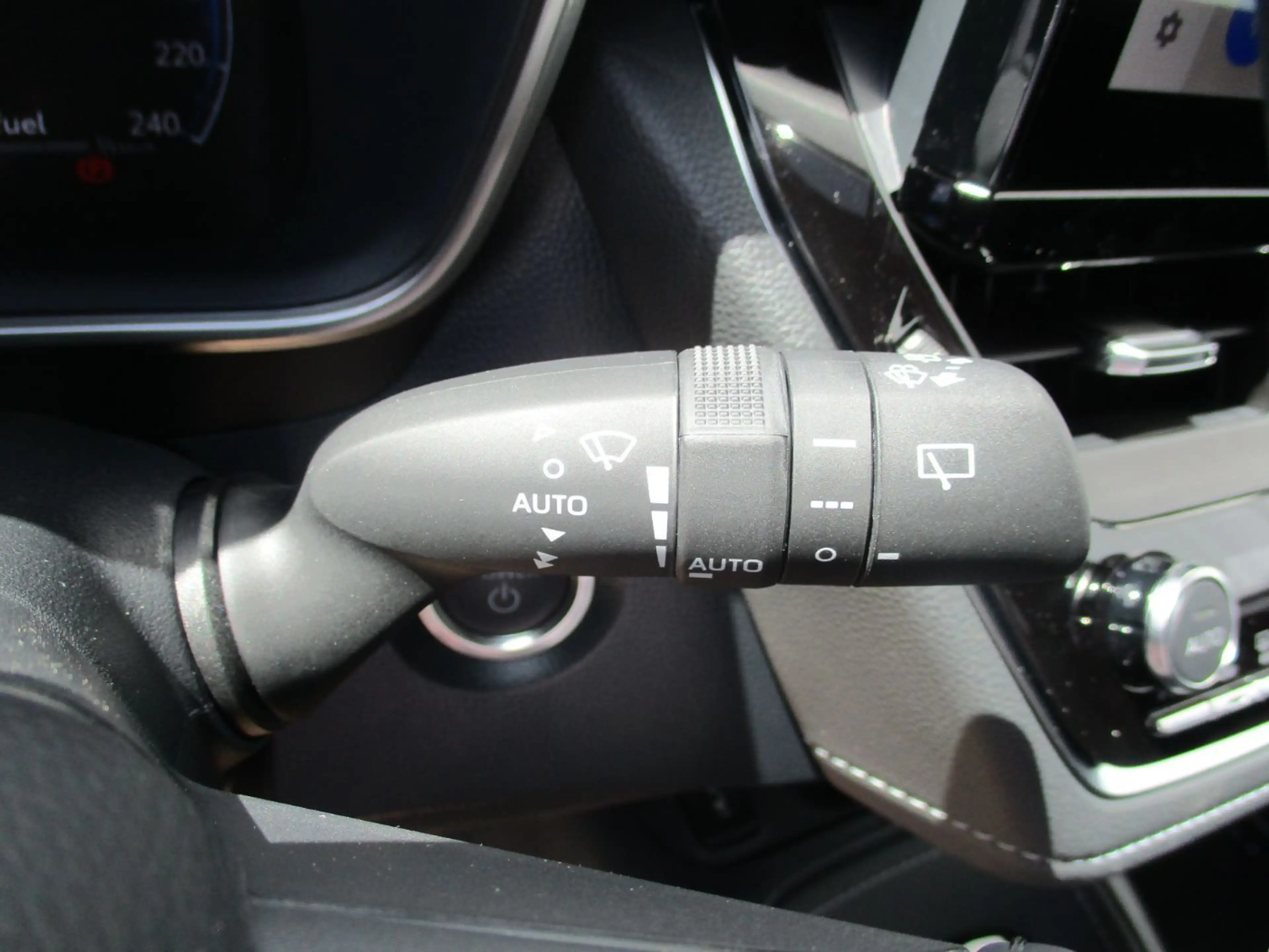 Toyota Corolla Touring Sports 1.8 Active Drive ACC+SHZ — photo 15