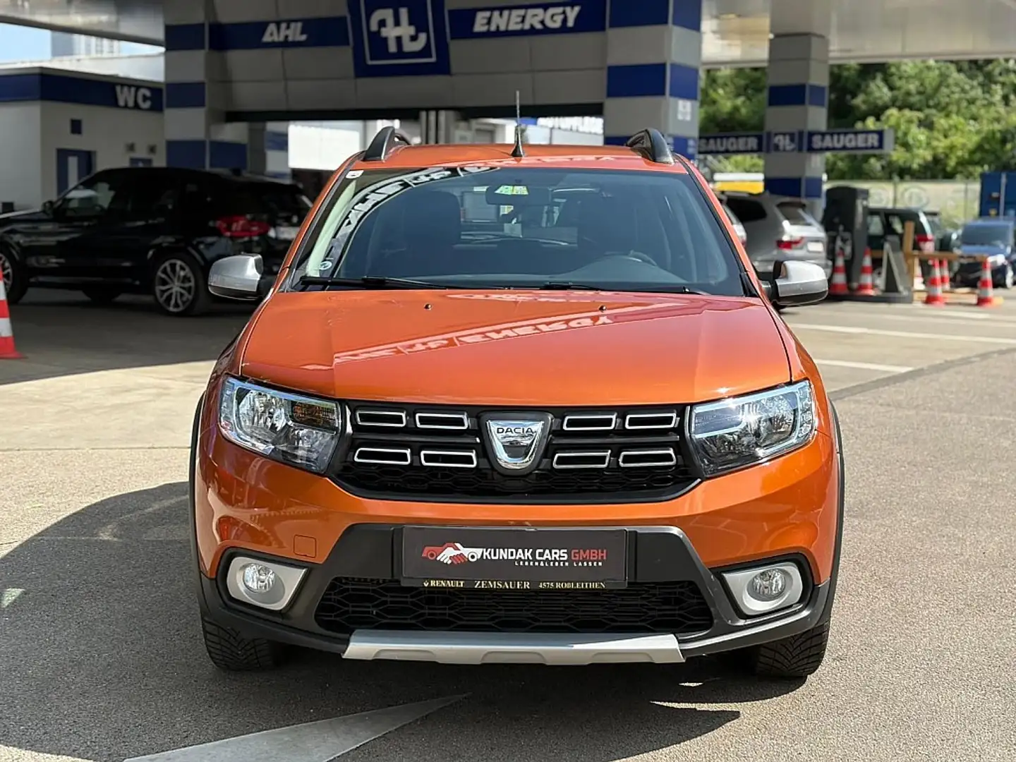Dacia Sandero Supreme TCe 90**ERSTBESITZ**PICKERL 12/2025** Orange - 2