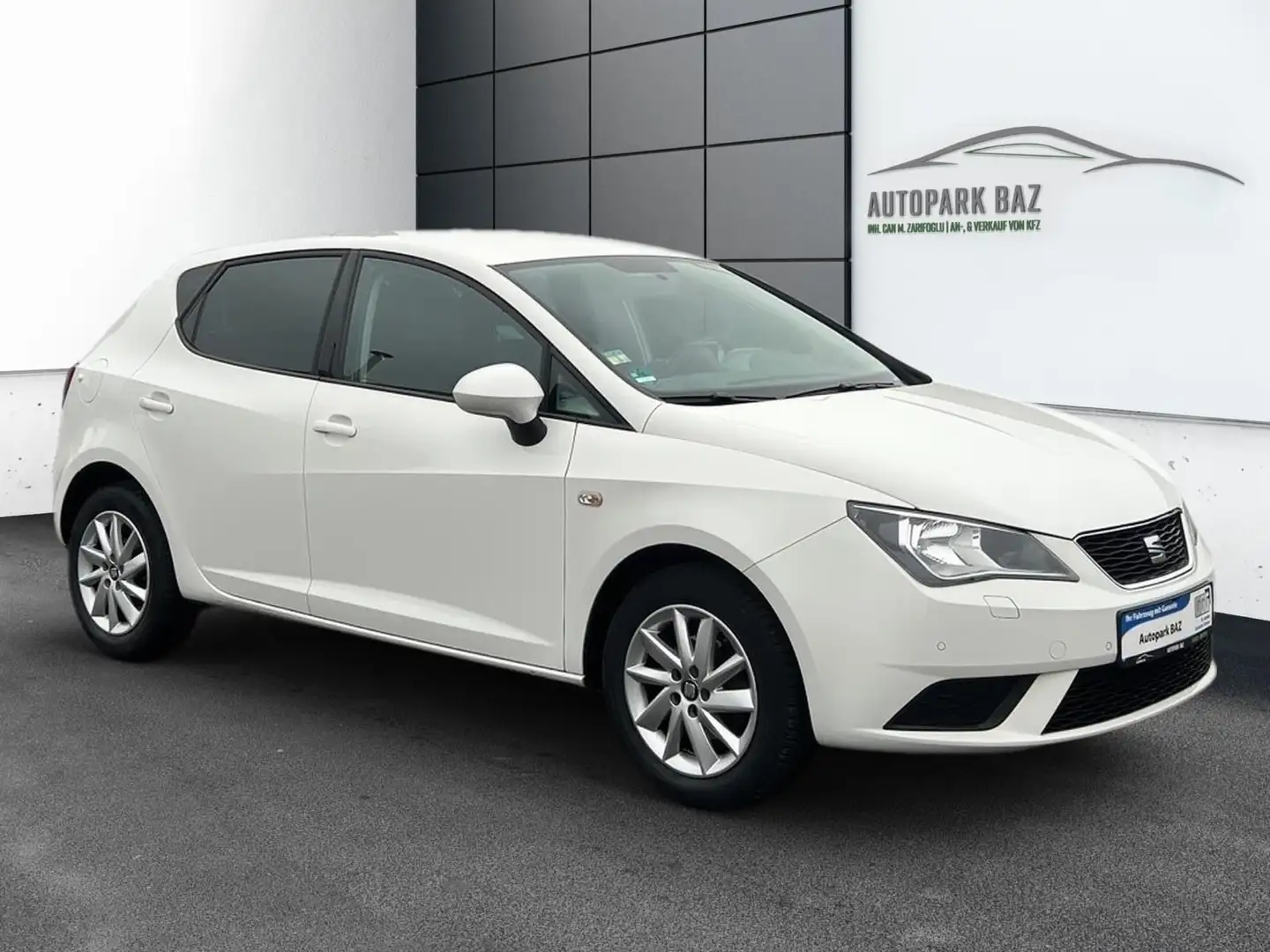 SEAT Ibiza Lim. Style Salsa AUTOMATIK *KLIM*ALU*NAV* Blanc - 2