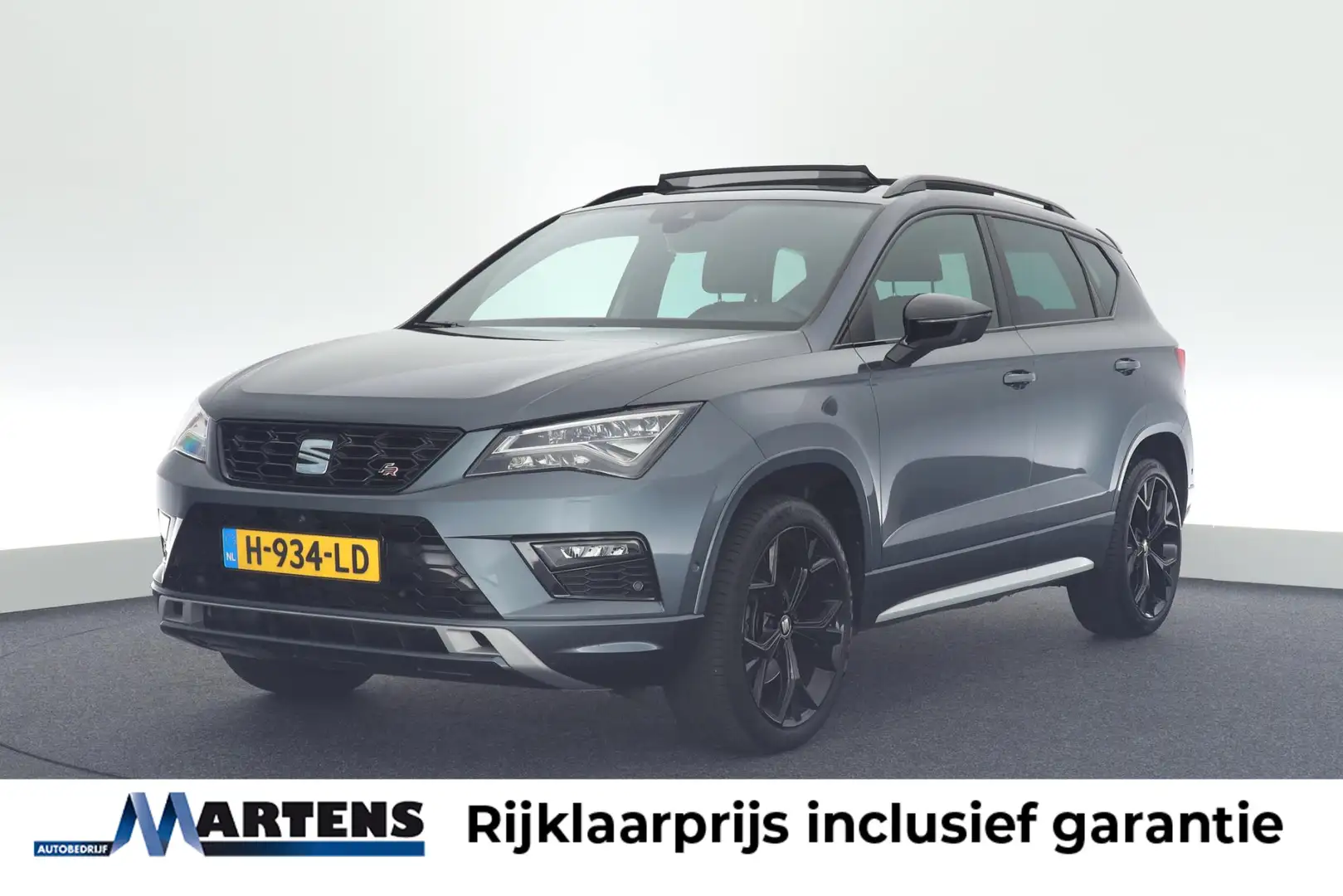 SEAT Ateca 1.5 TSI 150pk DSG FR Business Intense Black Trekha Grijs - 1