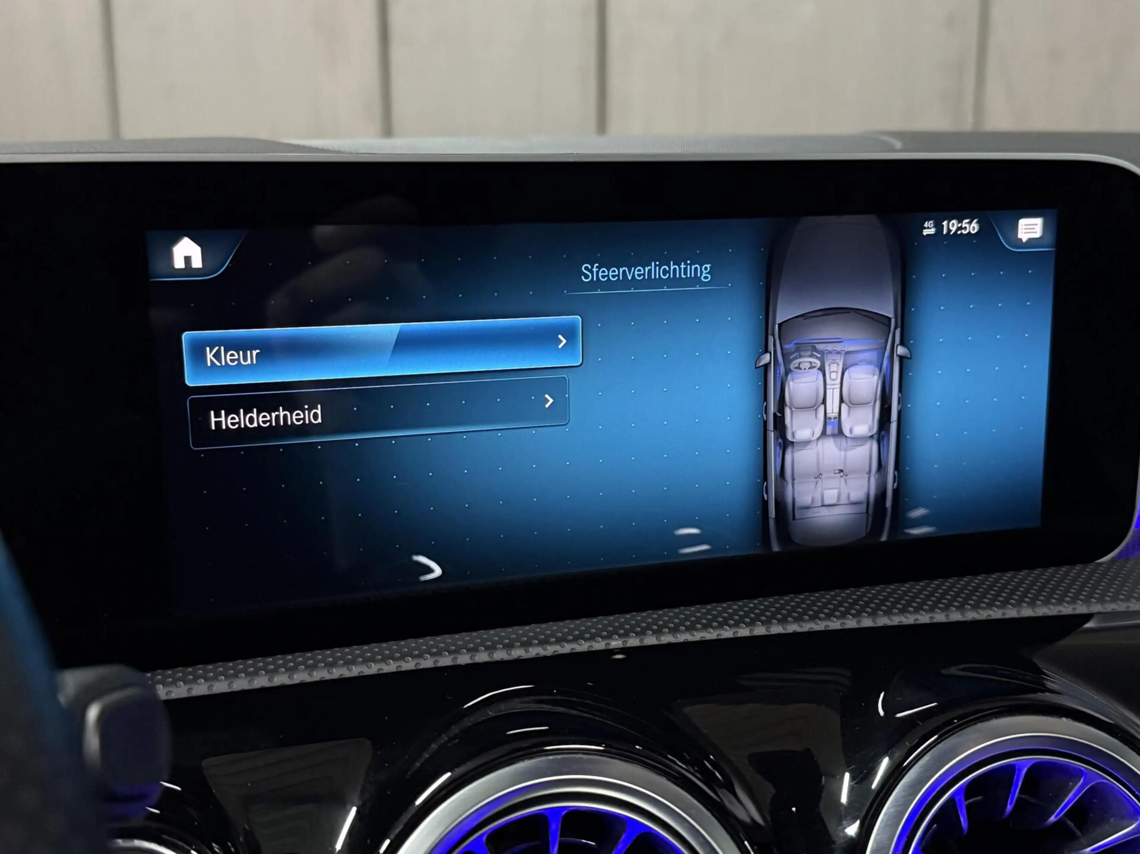 Mercedes-Benz A 180 AMG|PANO|SFEER|KEYLESS|LED|CRUISE|WIDESCREEN — photo 33