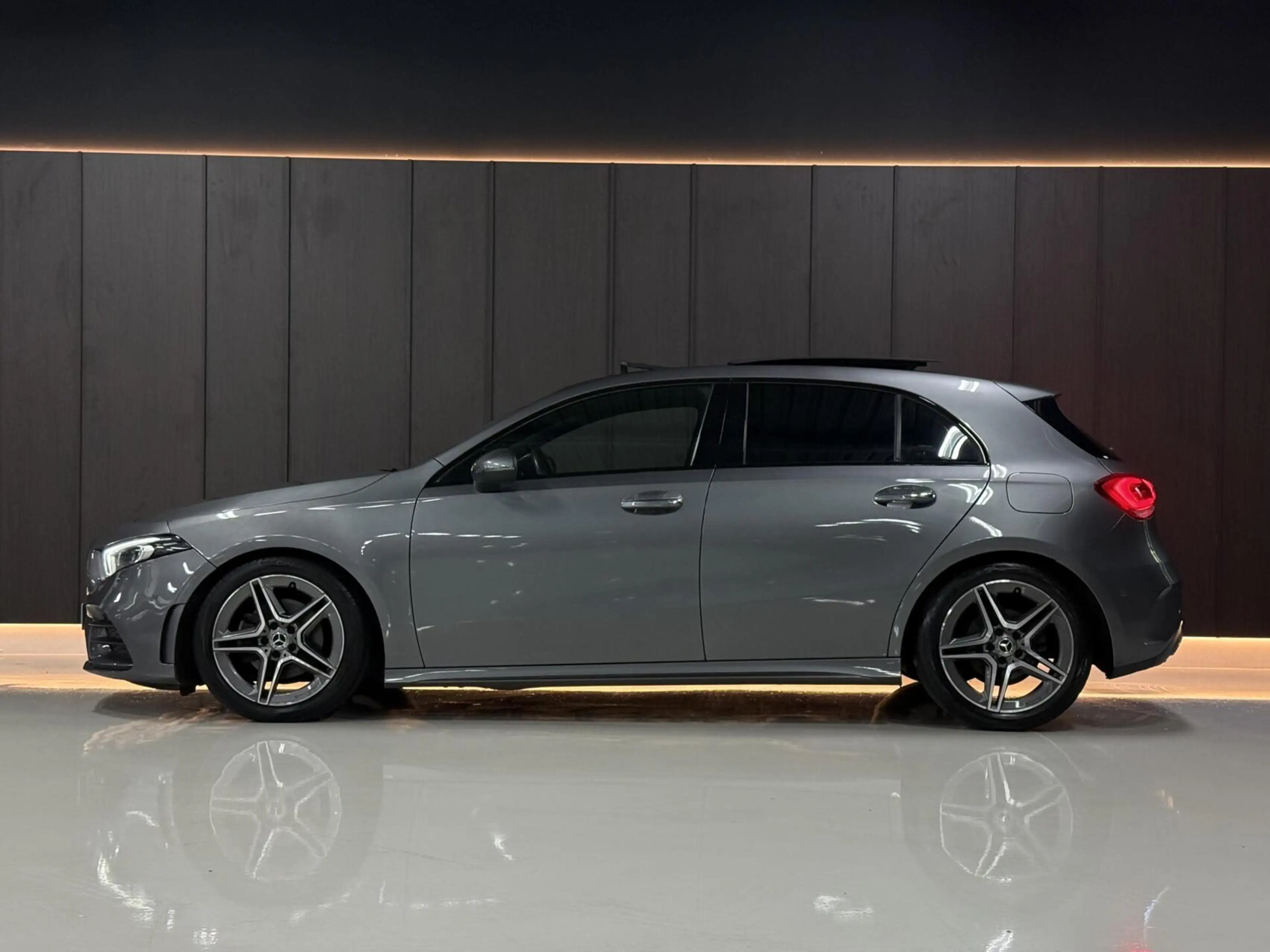 Mercedes-Benz A 180 AMG|PANO|SFEER|KEYLESS|LED|CRUISE|WIDESCREEN — photo 10
