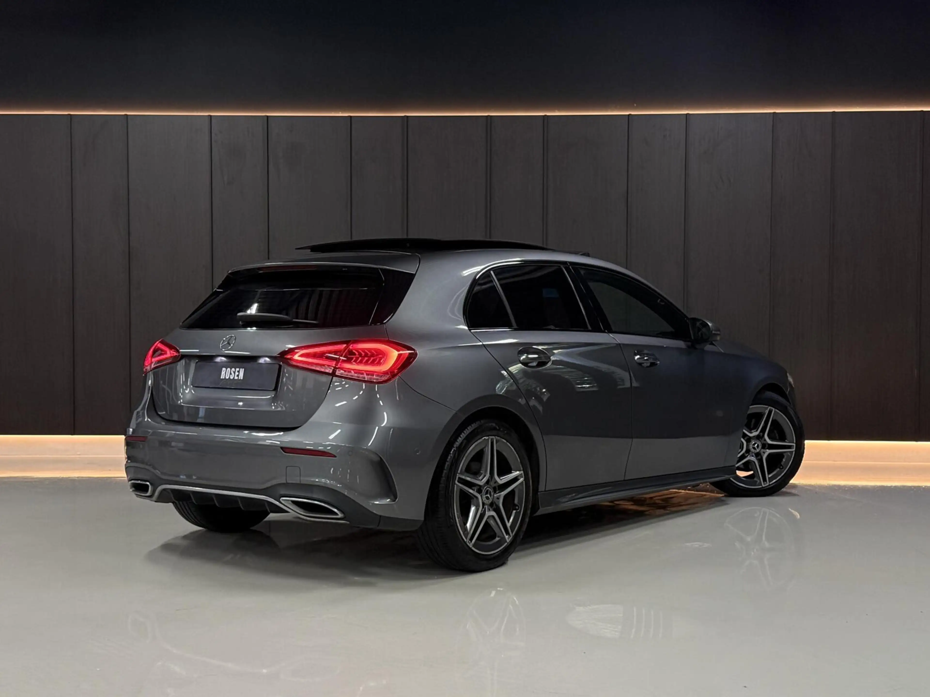 Mercedes-Benz A 180 AMG|PANO|SFEER|KEYLESS|LED|CRUISE|WIDESCREEN — photo 2