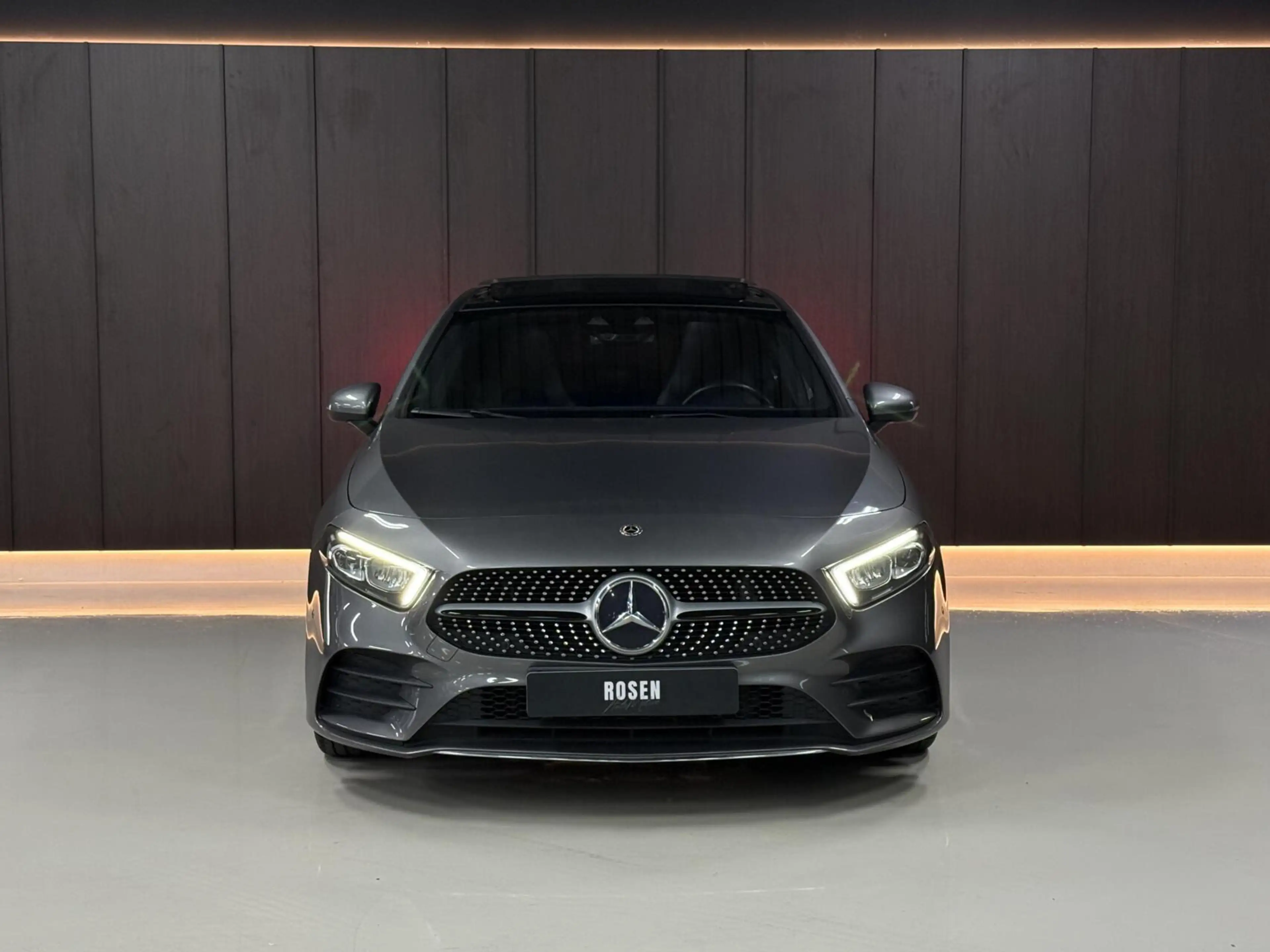 Mercedes-Benz A 180 AMG|PANO|SFEER|KEYLESS|LED|CRUISE|WIDESCREEN — photo 14