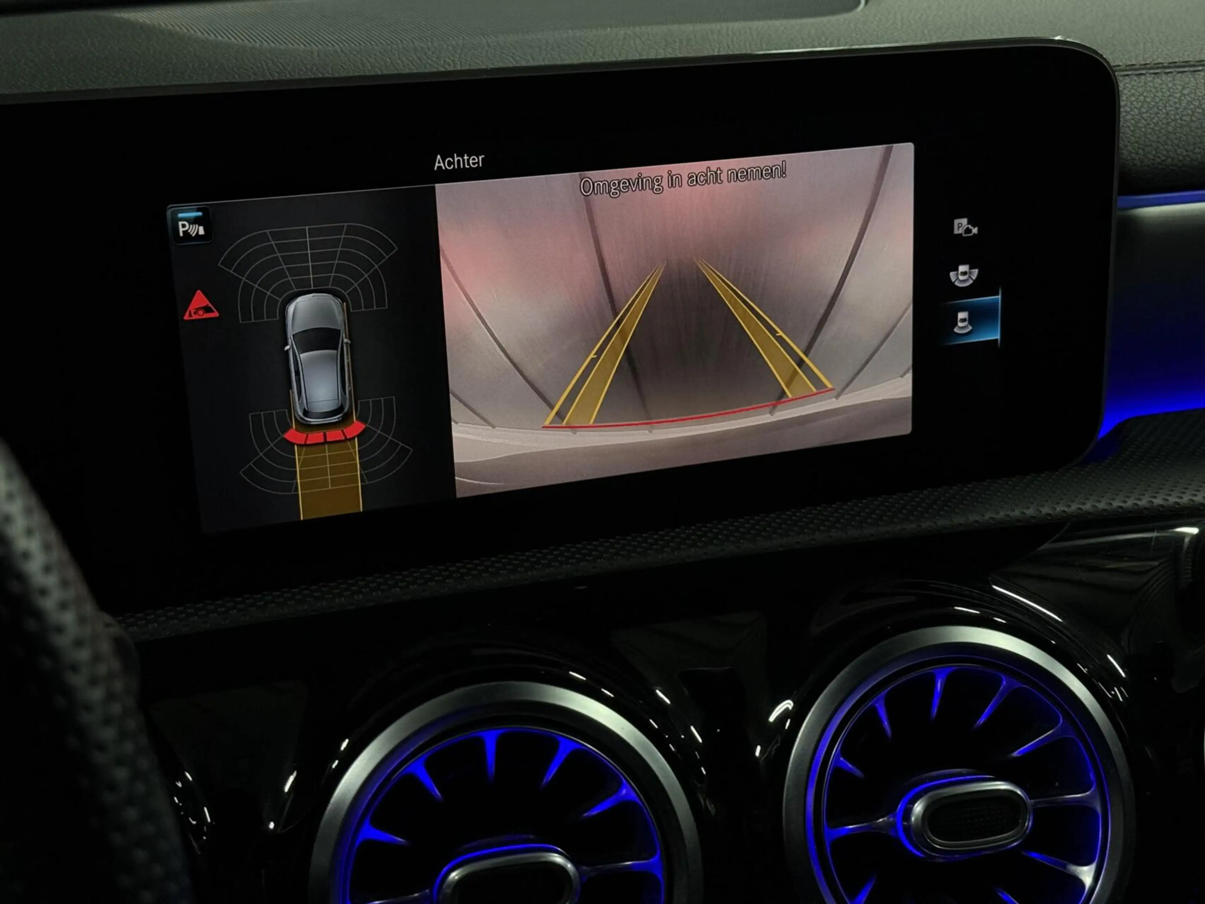 Mercedes-Benz A 180 AMG|PANO|SFEER|KEYLESS|LED|CRUISE|WIDESCREEN — photo 8