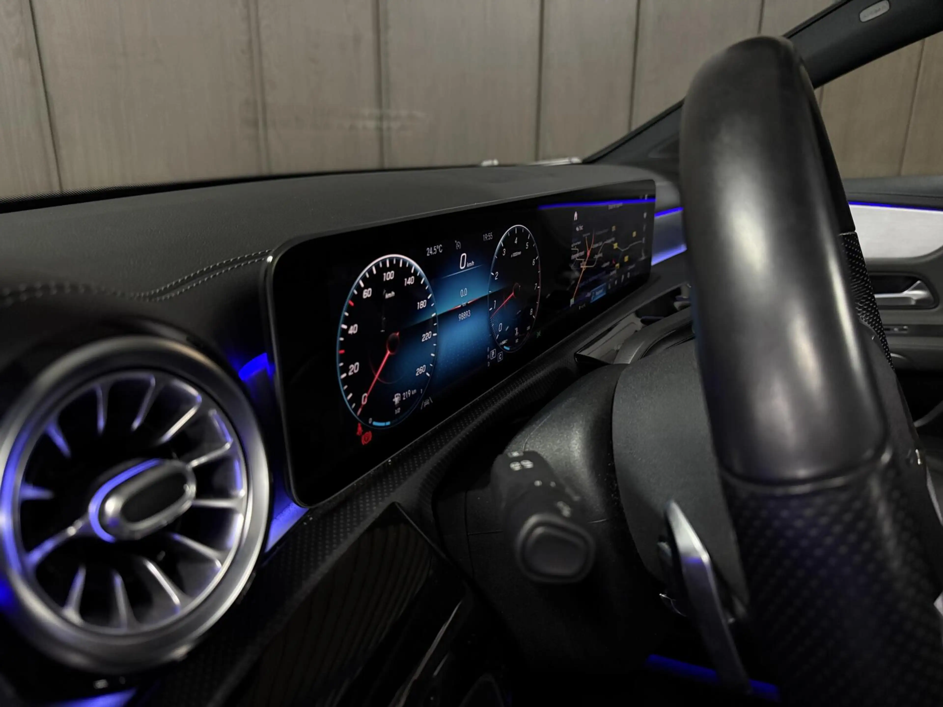 Mercedes-Benz A 180 AMG|PANO|SFEER|KEYLESS|LED|CRUISE|WIDESCREEN — photo 12
