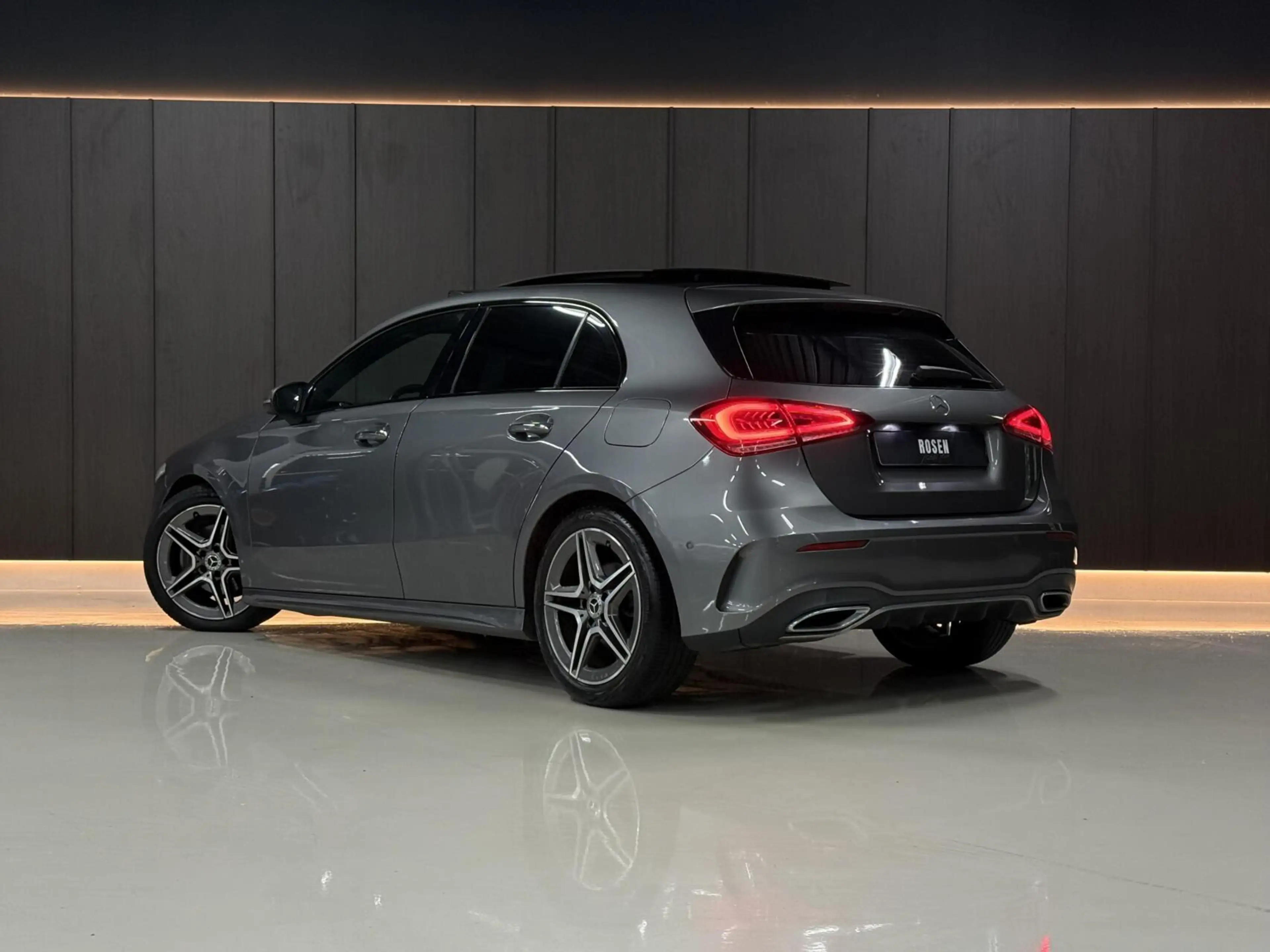 Mercedes-Benz A 180 AMG|PANO|SFEER|KEYLESS|LED|CRUISE|WIDESCREEN — photo 30