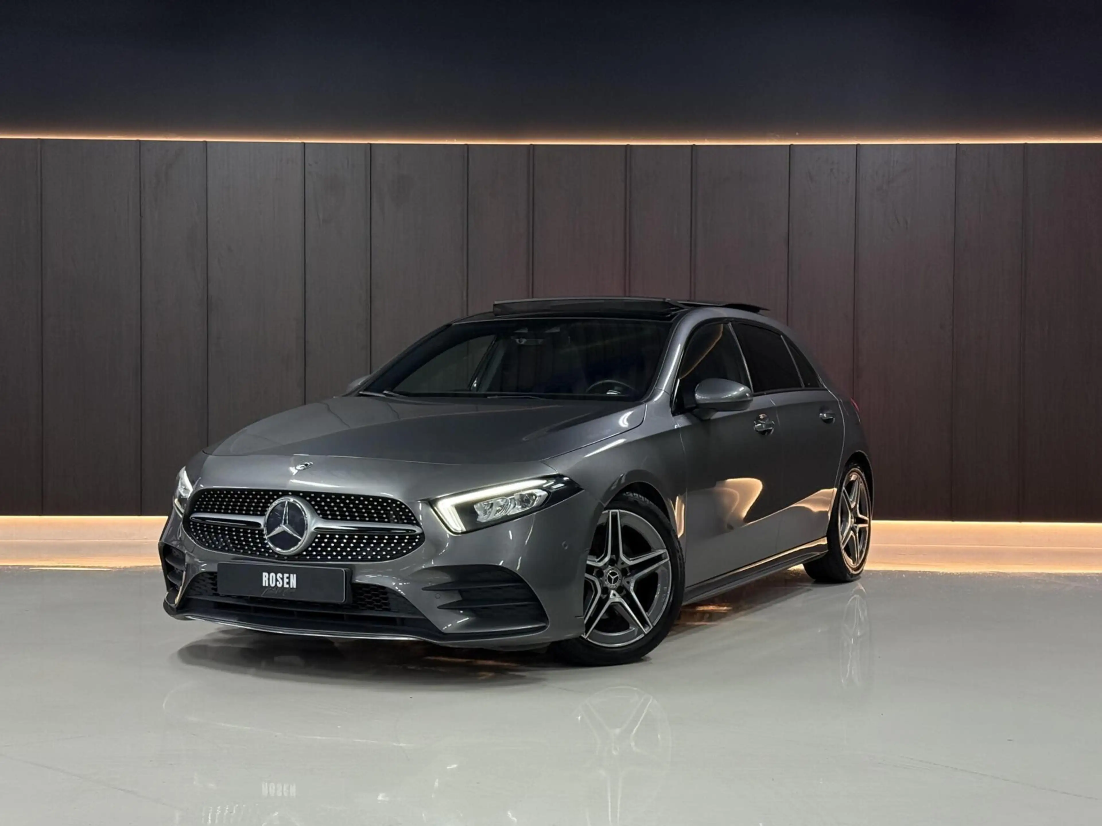 Mercedes-Benz A 180 AMG|PANO|SFEER|KEYLESS|LED|CRUISE|WIDESCREEN
