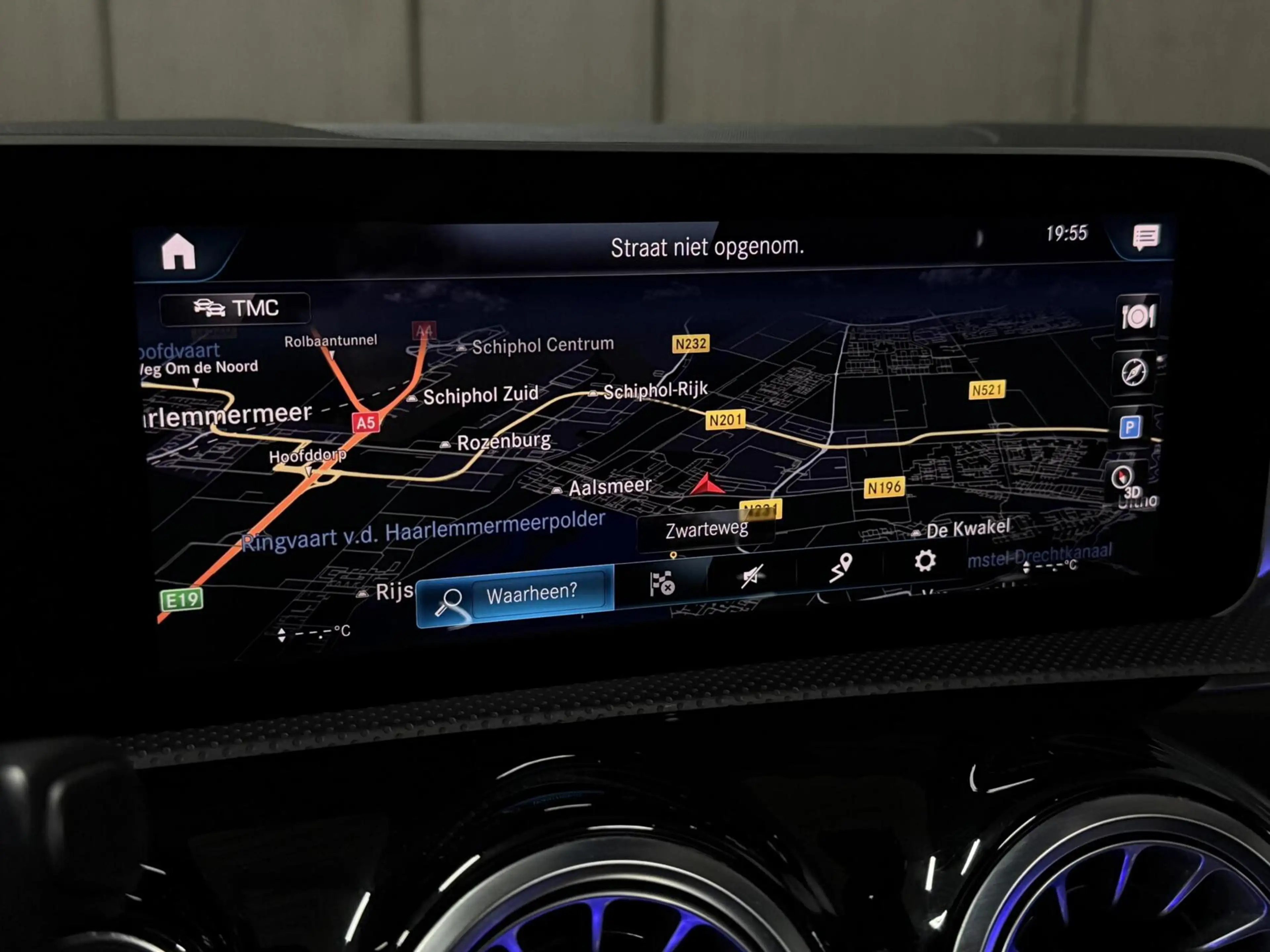 Mercedes-Benz A 180 AMG|PANO|SFEER|KEYLESS|LED|CRUISE|WIDESCREEN — photo 25