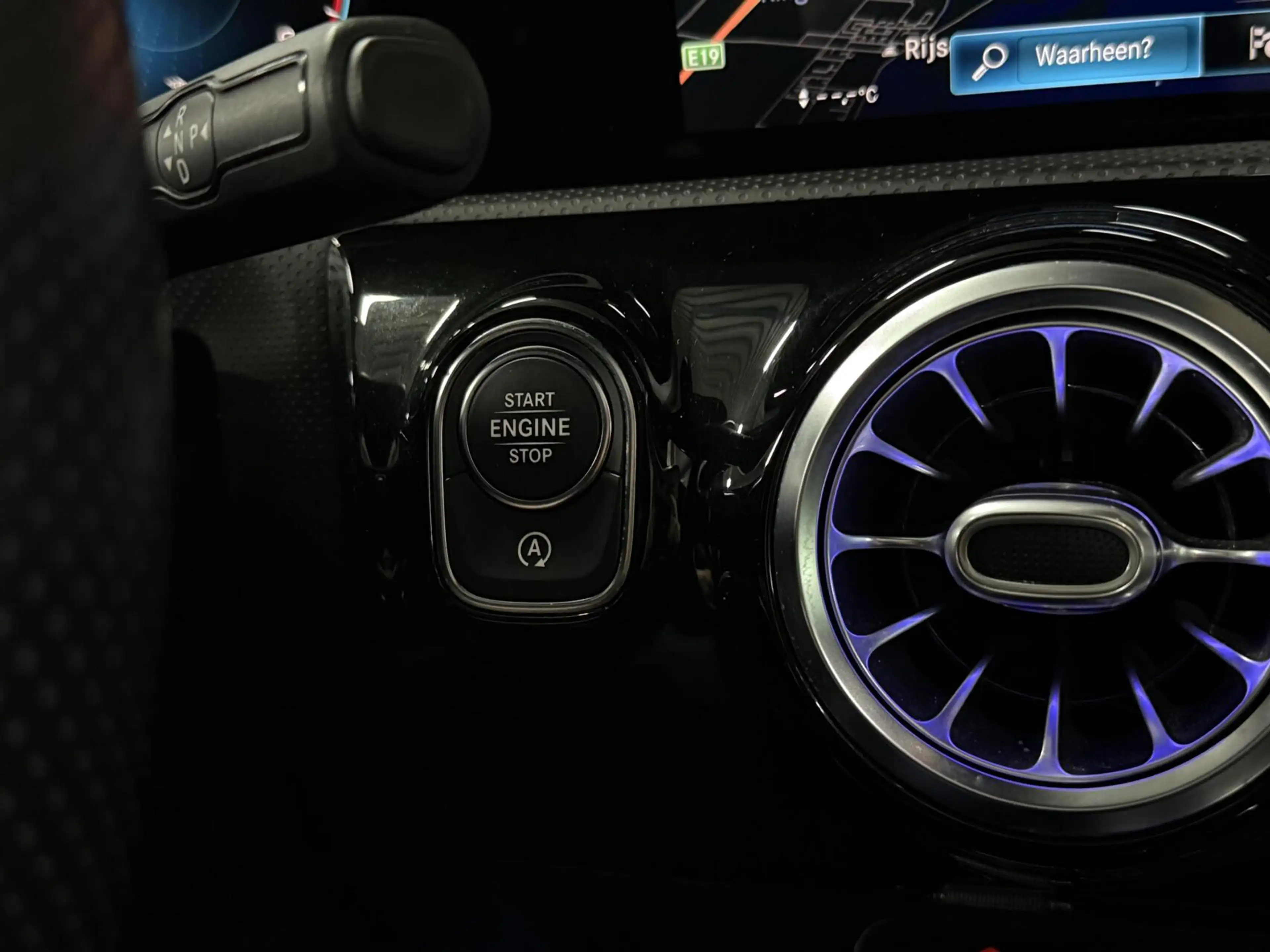 Mercedes-Benz A 180 AMG|PANO|SFEER|KEYLESS|LED|CRUISE|WIDESCREEN — photo 23