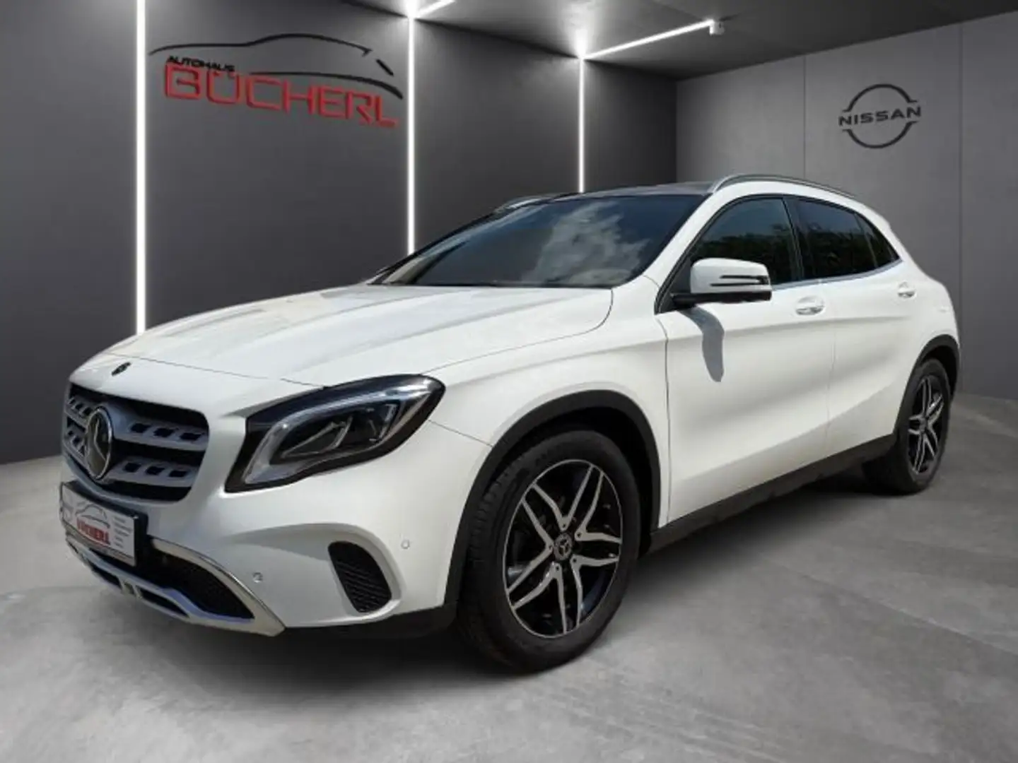 Mercedes-Benz GLA 200 Urban AT, 360°-Kam., PANO, SHZ, NAVI Weiß - 2