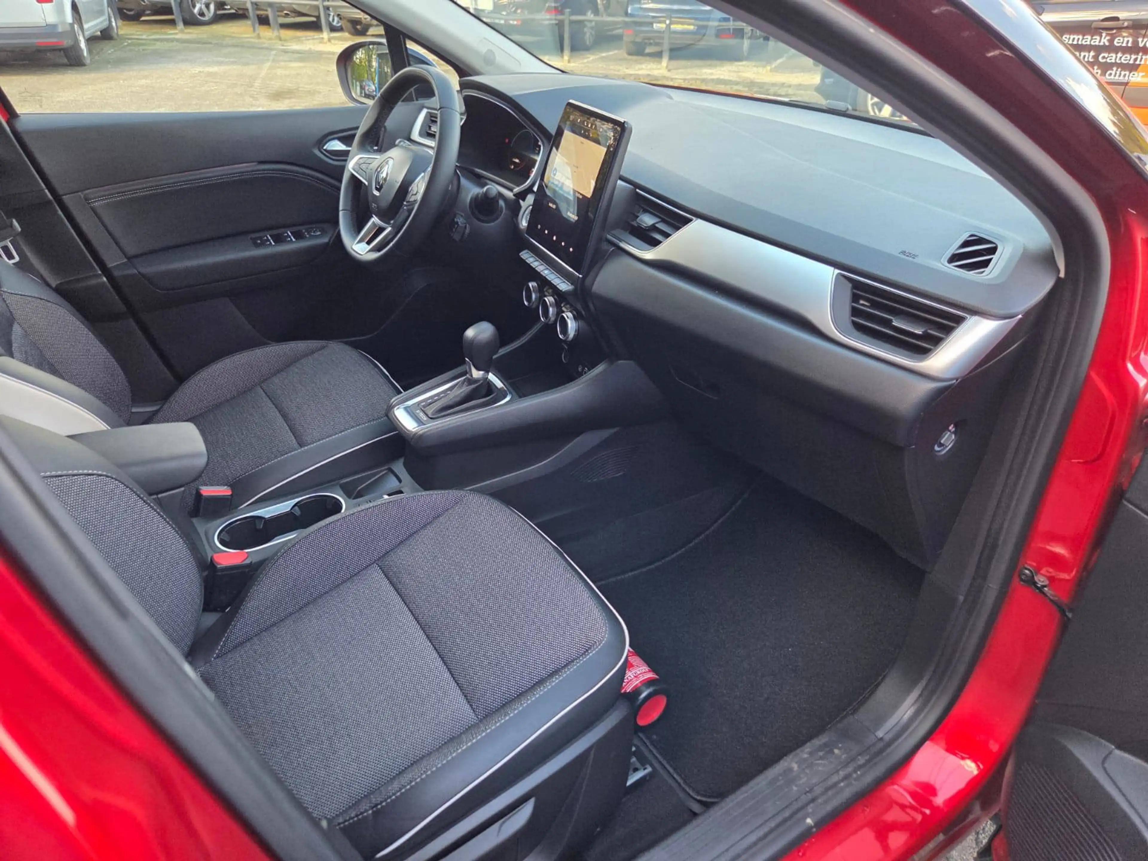 Renault Captur 1.6 E-Tech plug-in hybrid 160 techno — photo 17
