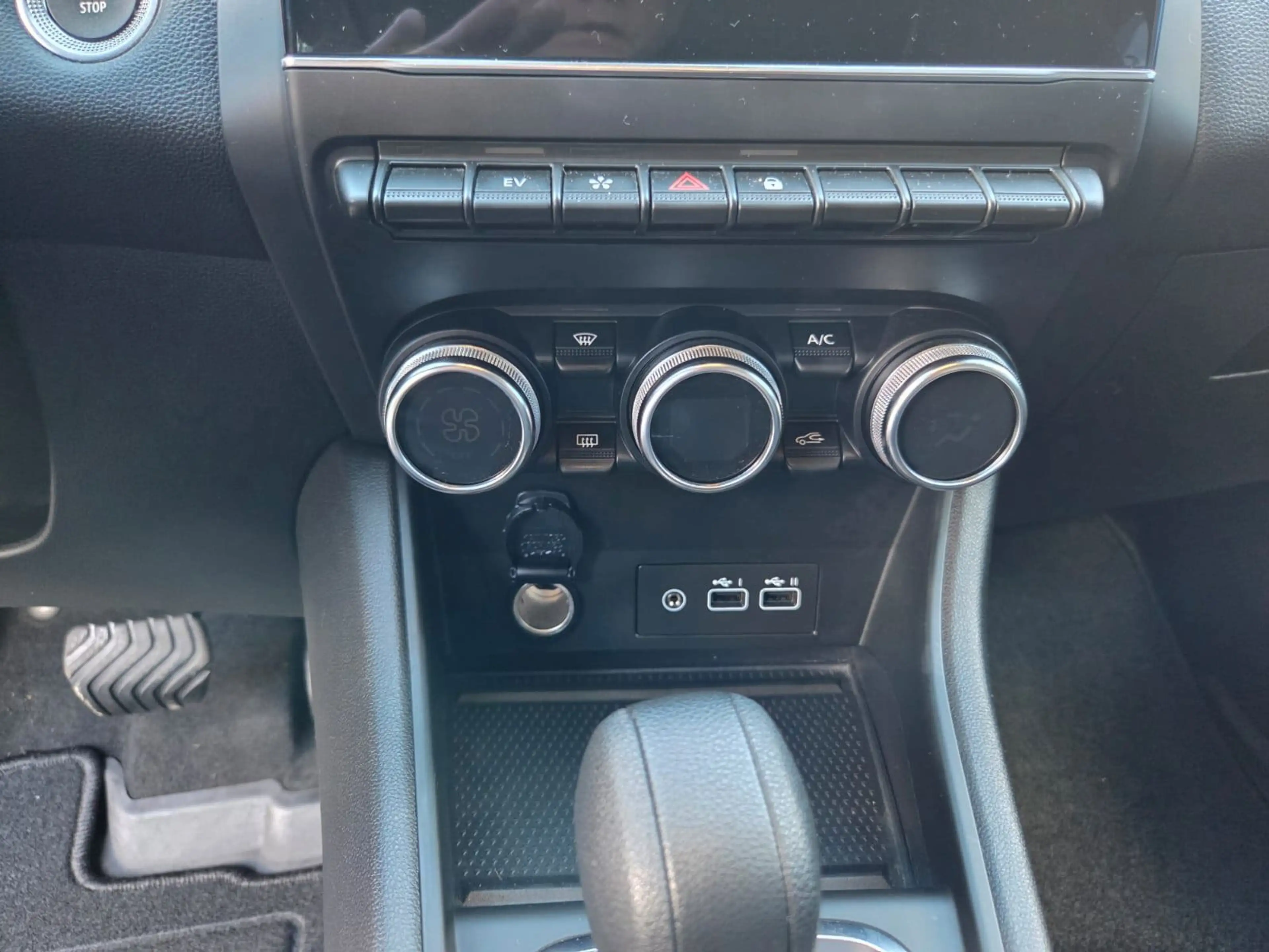 Renault Captur 1.6 E-Tech plug-in hybrid 160 techno — photo 11