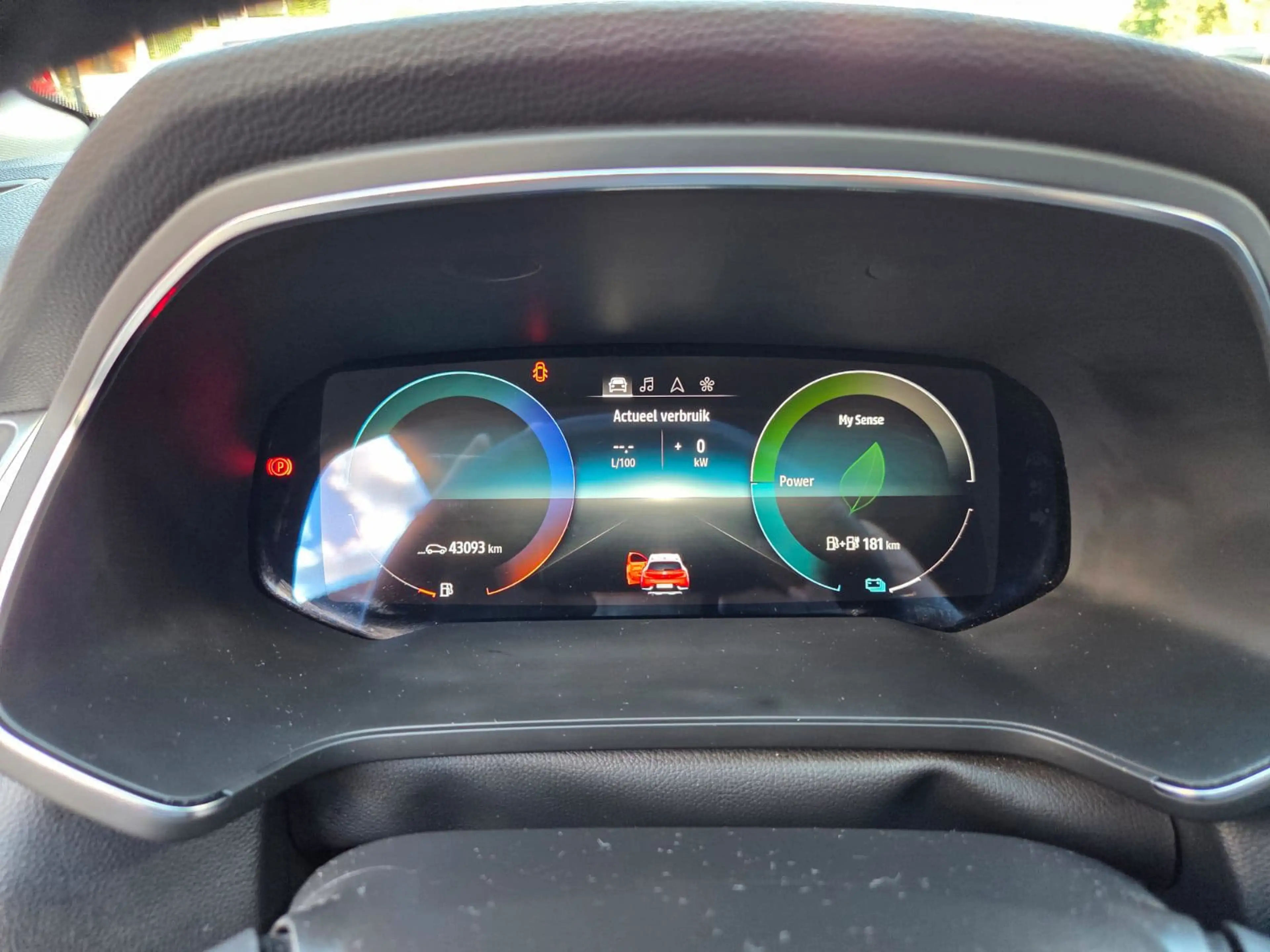 Renault Captur 1.6 E-Tech plug-in hybrid 160 techno — photo 10