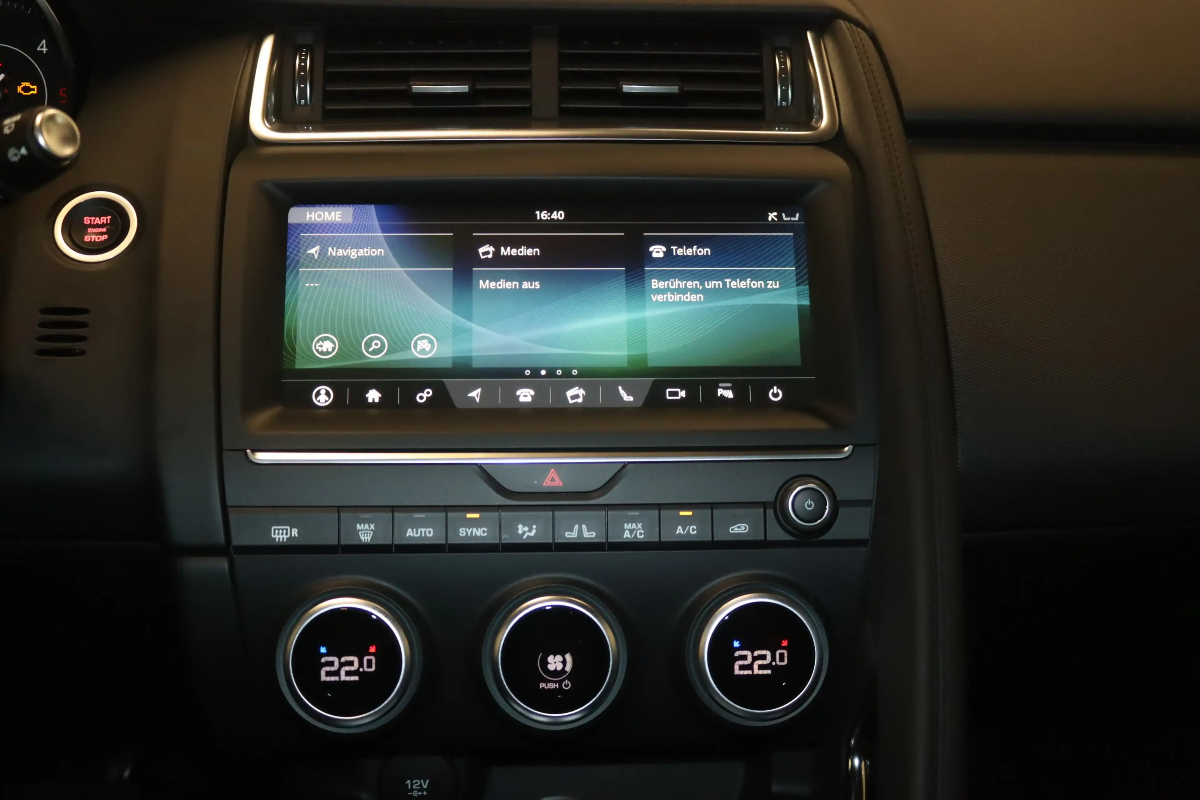 Jaguar E-Pace Aut. AWD-NAV-LED-KAMERA-MERIDIAN-APPS-SHZ — photo 14