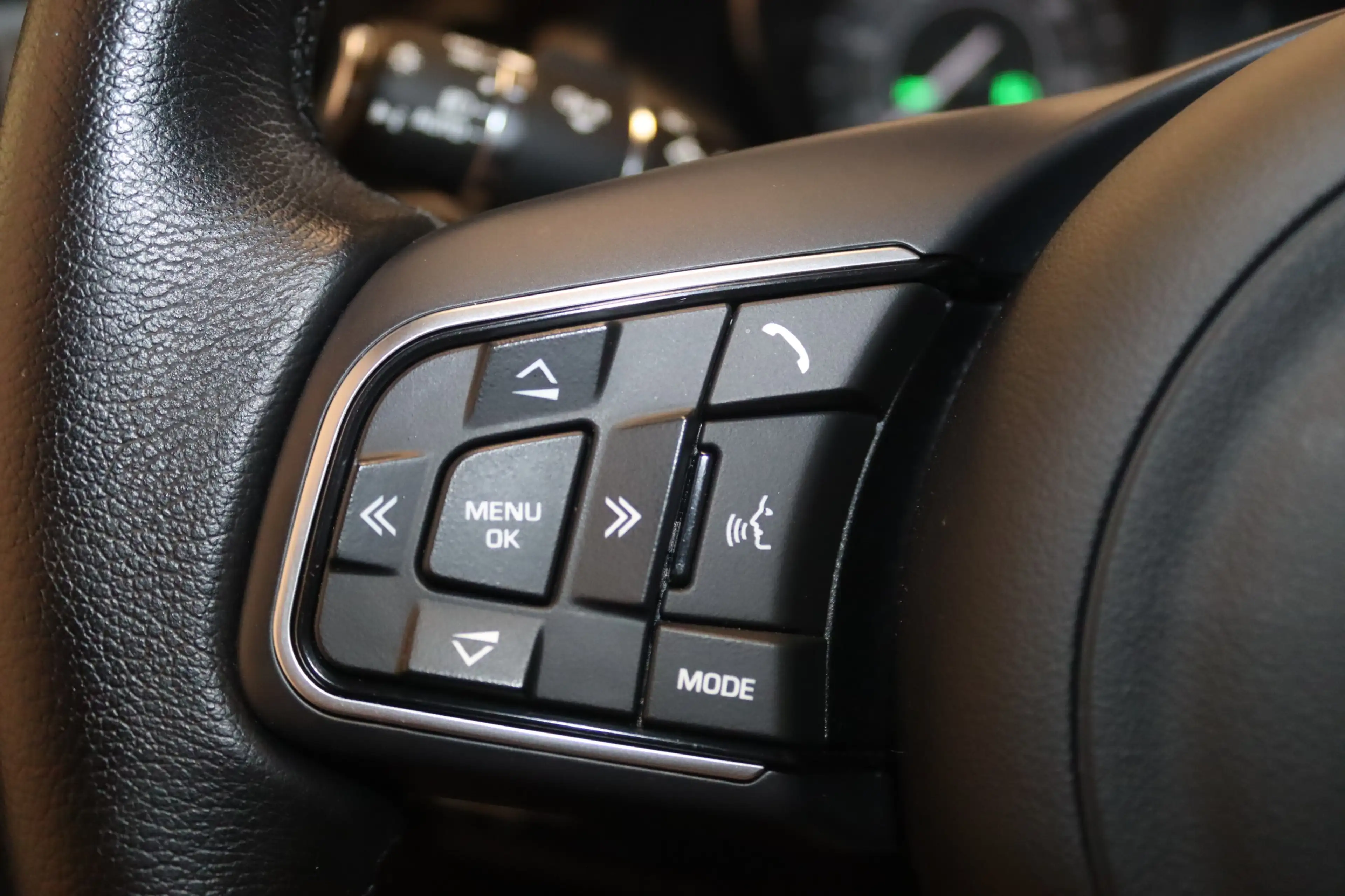 Jaguar E-Pace Aut. AWD-NAV-LED-KAMERA-MERIDIAN-APPS-SHZ — photo 12