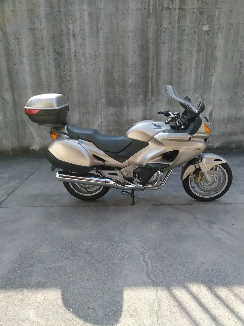 Honda Deauville 650 iscritta ASI - 1