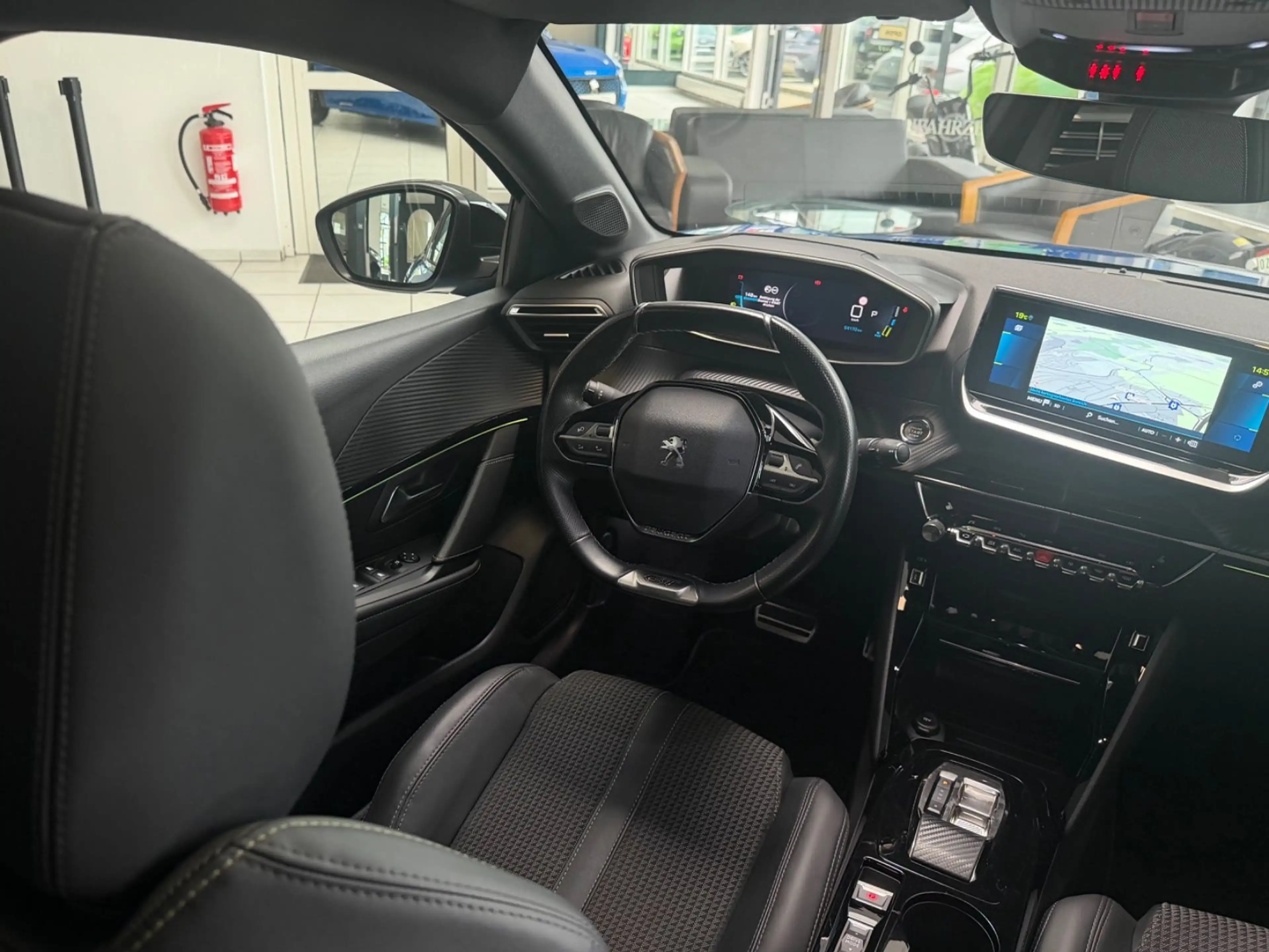 Peugeot e-208 1.HAND GT PANO LED PDC SHZ KAMERA 93,9% — photo 14