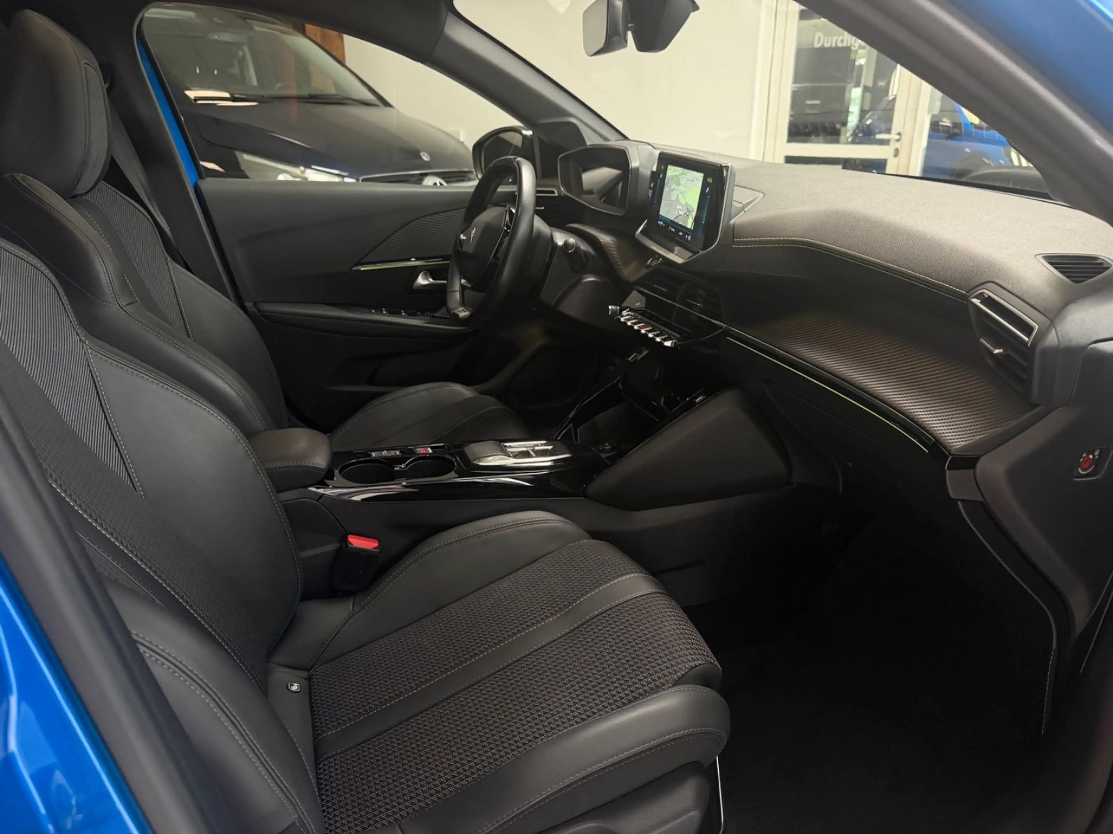Peugeot e-208 1.HAND GT PANO LED PDC SHZ KAMERA 93,9% — photo 16