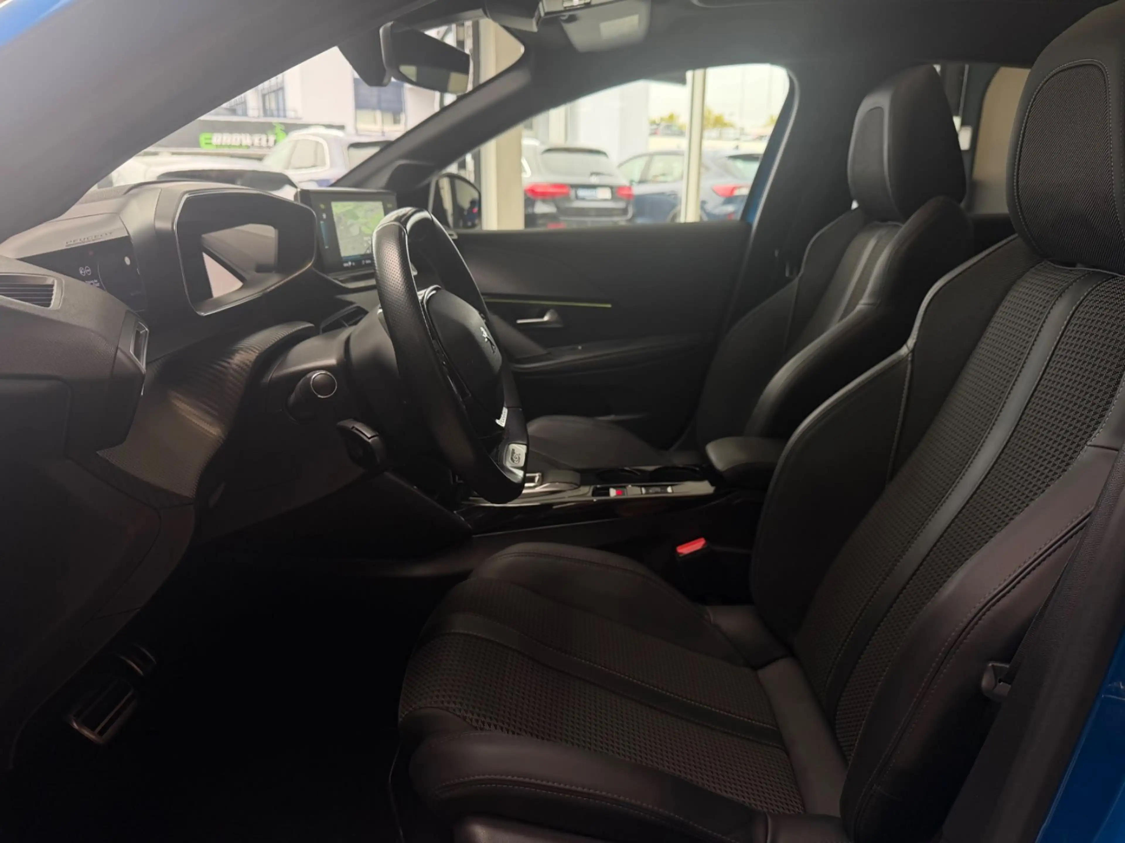 Peugeot e-208 1.HAND GT PANO LED PDC SHZ KAMERA 93,9% — photo 20