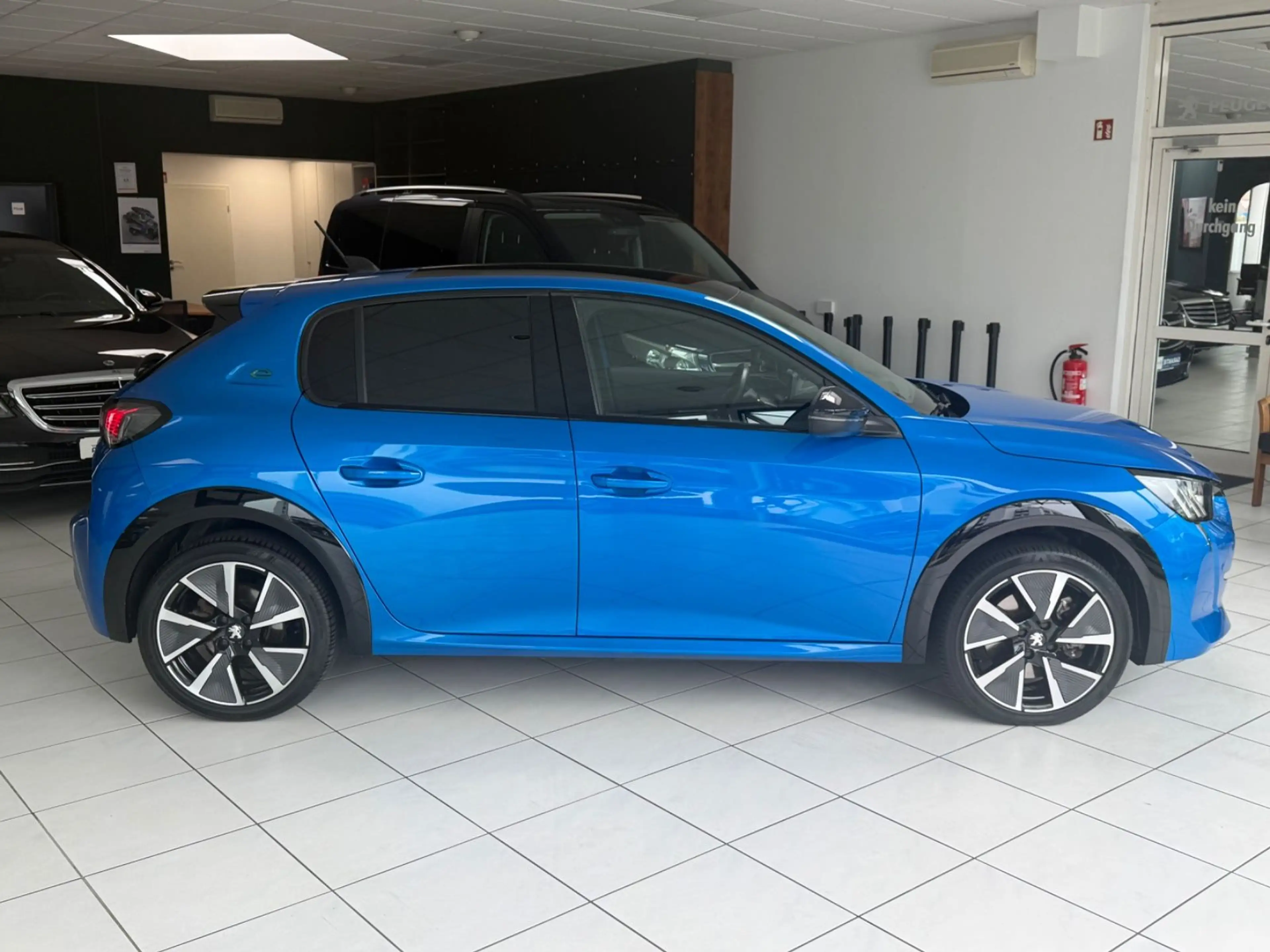 Peugeot e-208 1.HAND GT PANO LED PDC SHZ KAMERA 93,9% — photo 4