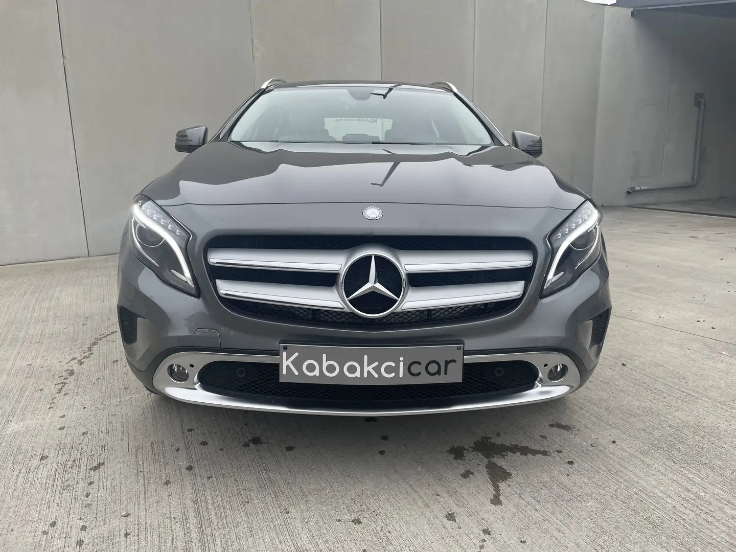 Mercedes-Benz GLA 180 GLA 180A EDITION/CUIR CHAUFFANT/CAMERA/NAVIGATIION Gris - 2