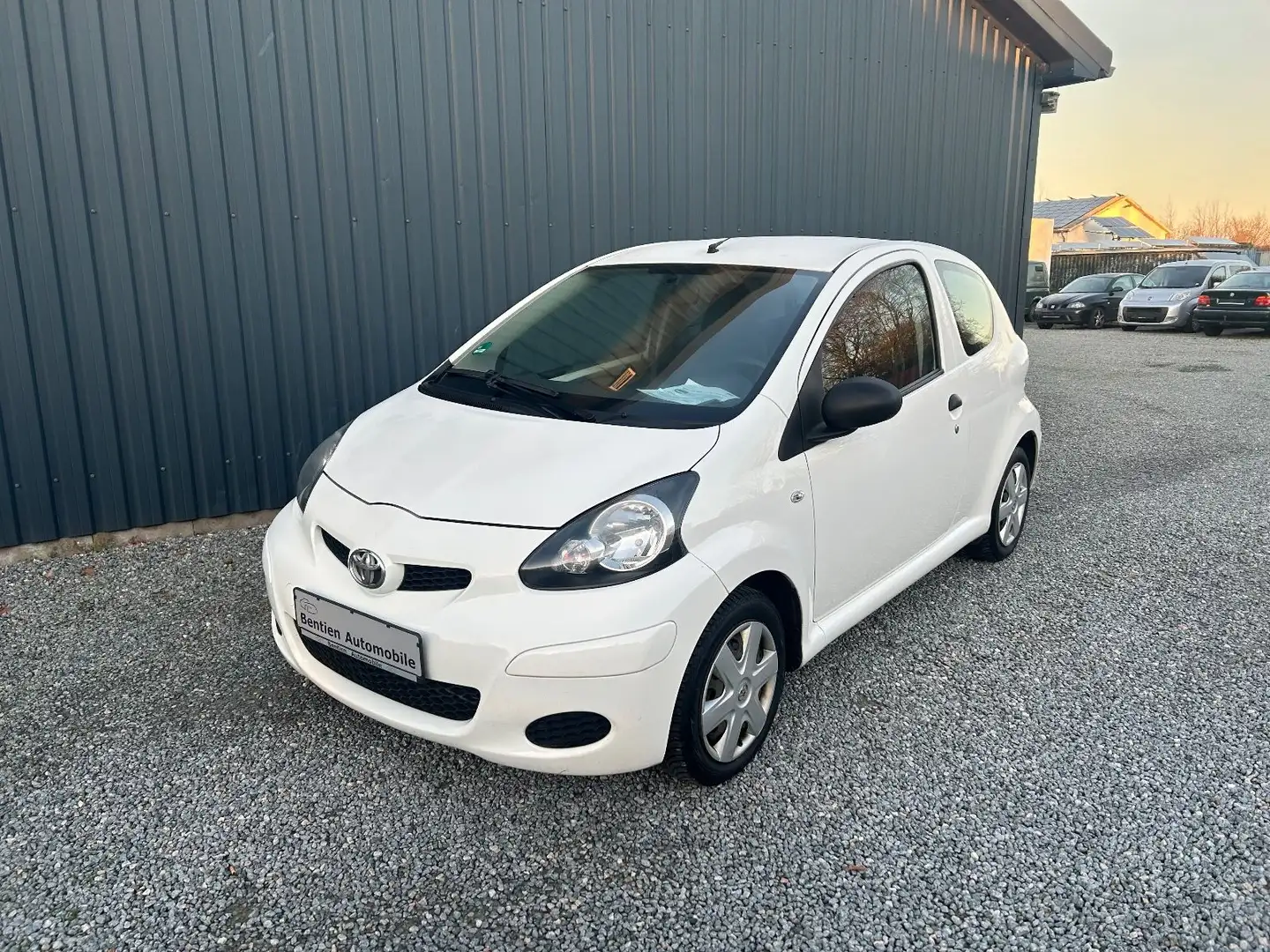 Toyota Sonstige AYGO Ganzjahresreifen Tüv&Au neu,1-Hand Weiß - 2