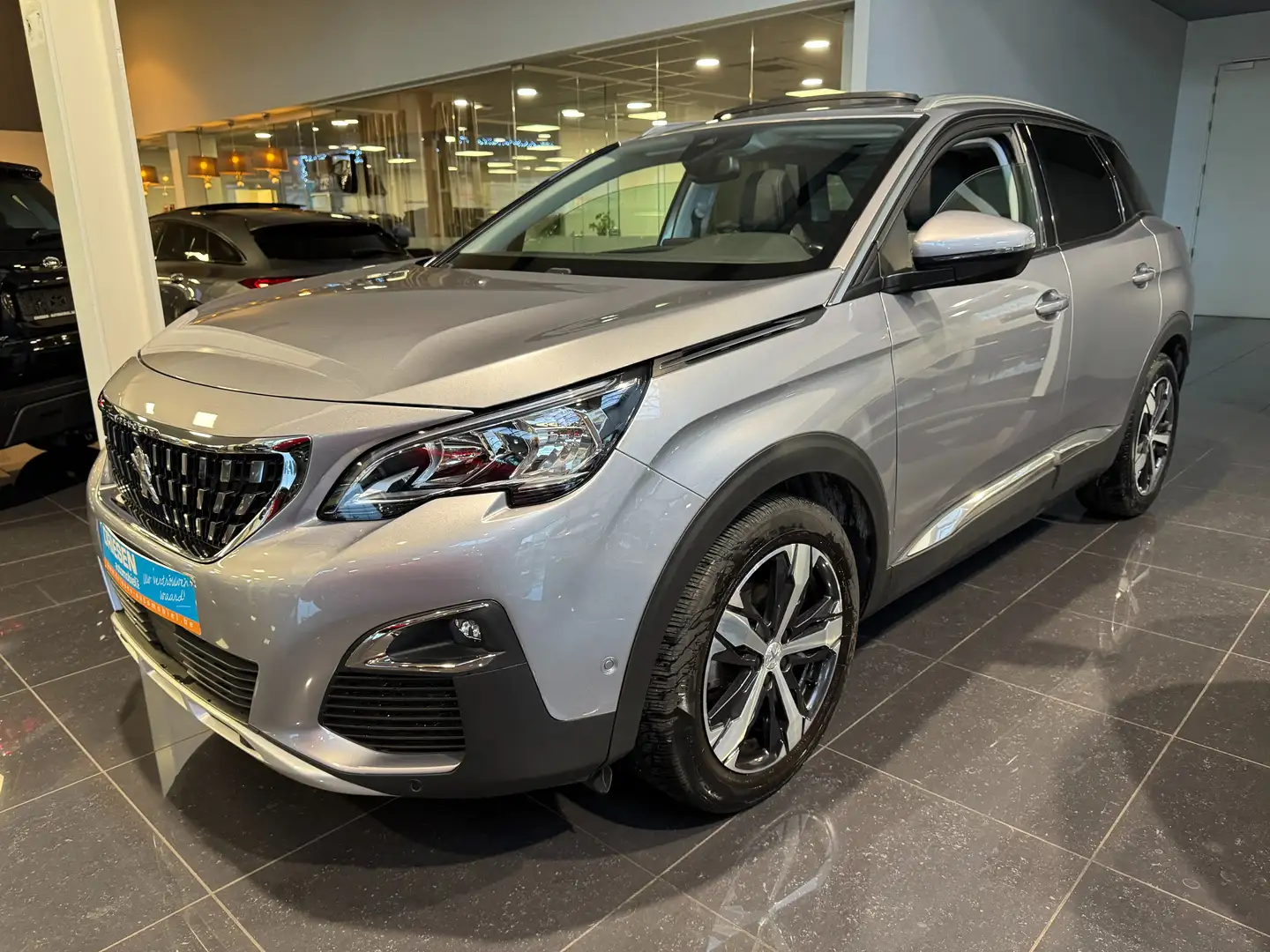 Peugeot 3008 3008 Allure Pack 1.2 Automaat/Navi/Pano/1j gar(1) Gris - 2