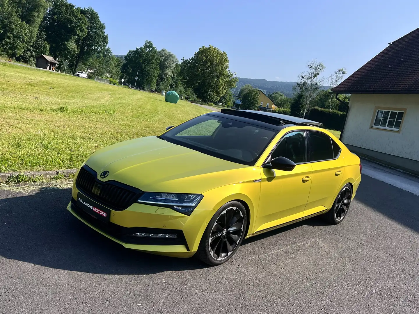 Skoda Superb 2.0TDI Sportline Limo Pano Canton 19'' DSG Or - 1